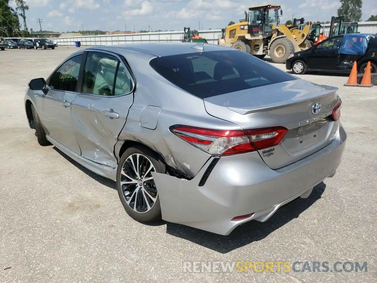 3 Photograph of a damaged car 4T1B21HK4KU514746 TOYOTA CAMRY 2019