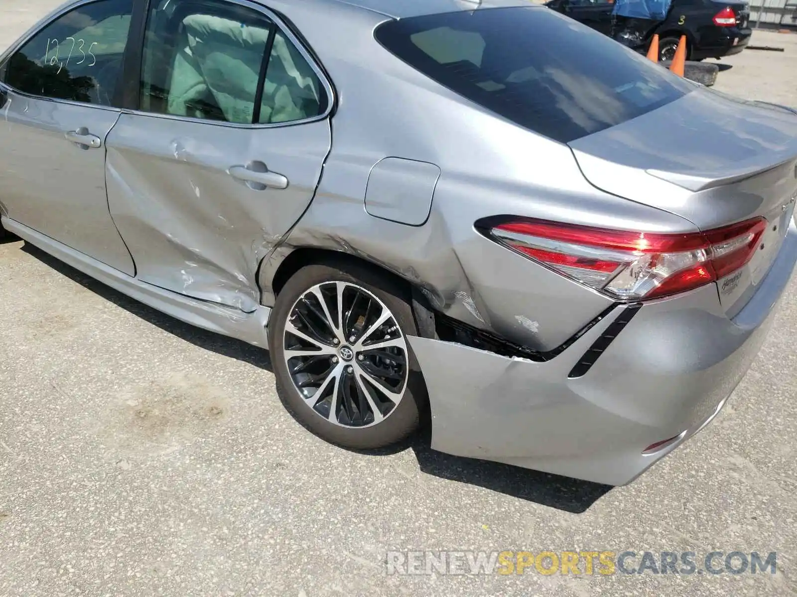 9 Photograph of a damaged car 4T1B21HK4KU514746 TOYOTA CAMRY 2019