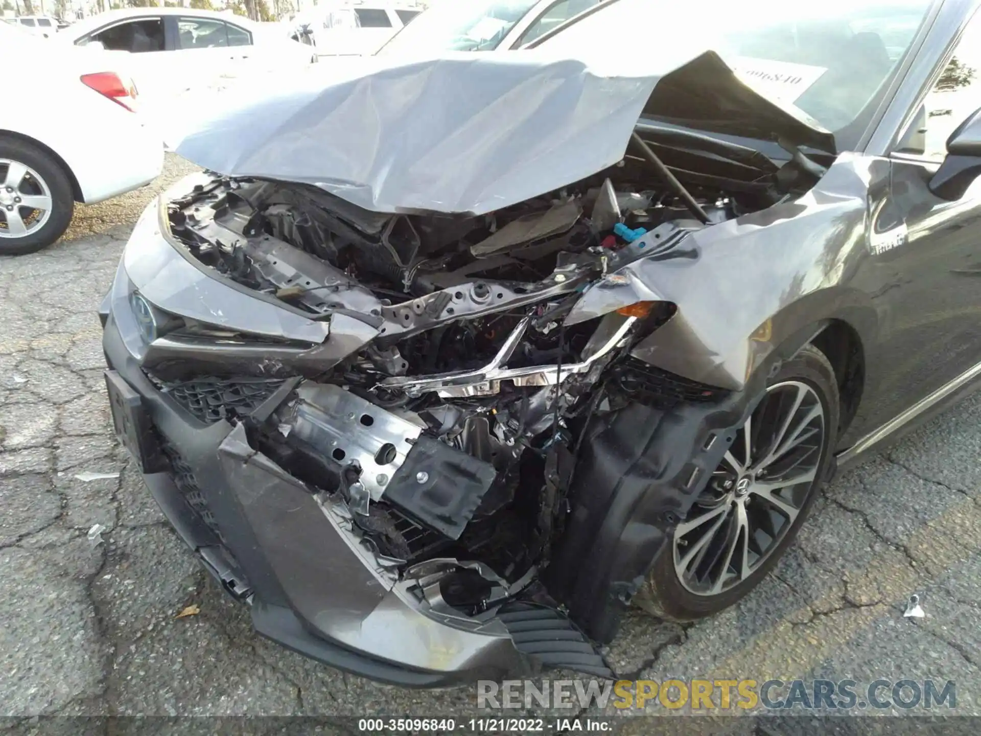 6 Photograph of a damaged car 4T1B21HK4KU517730 TOYOTA CAMRY 2019