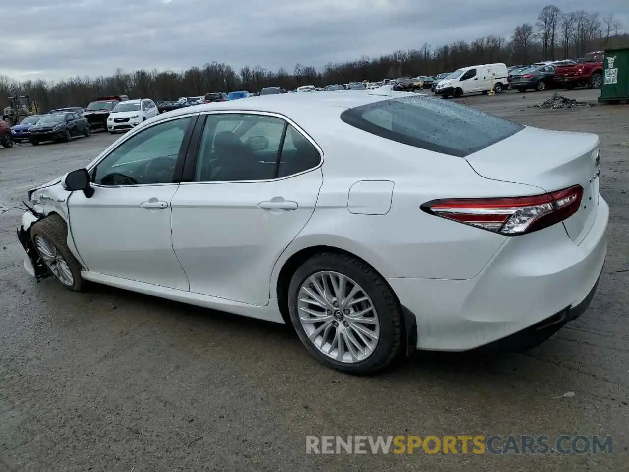 2 Photograph of a damaged car 4T1B21HK4KU520840 TOYOTA CAMRY 2019