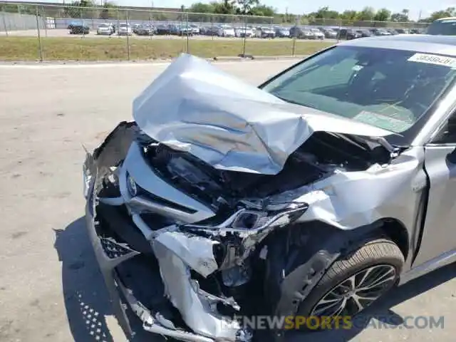 9 Photograph of a damaged car 4T1B21HK4KU520966 TOYOTA CAMRY 2019