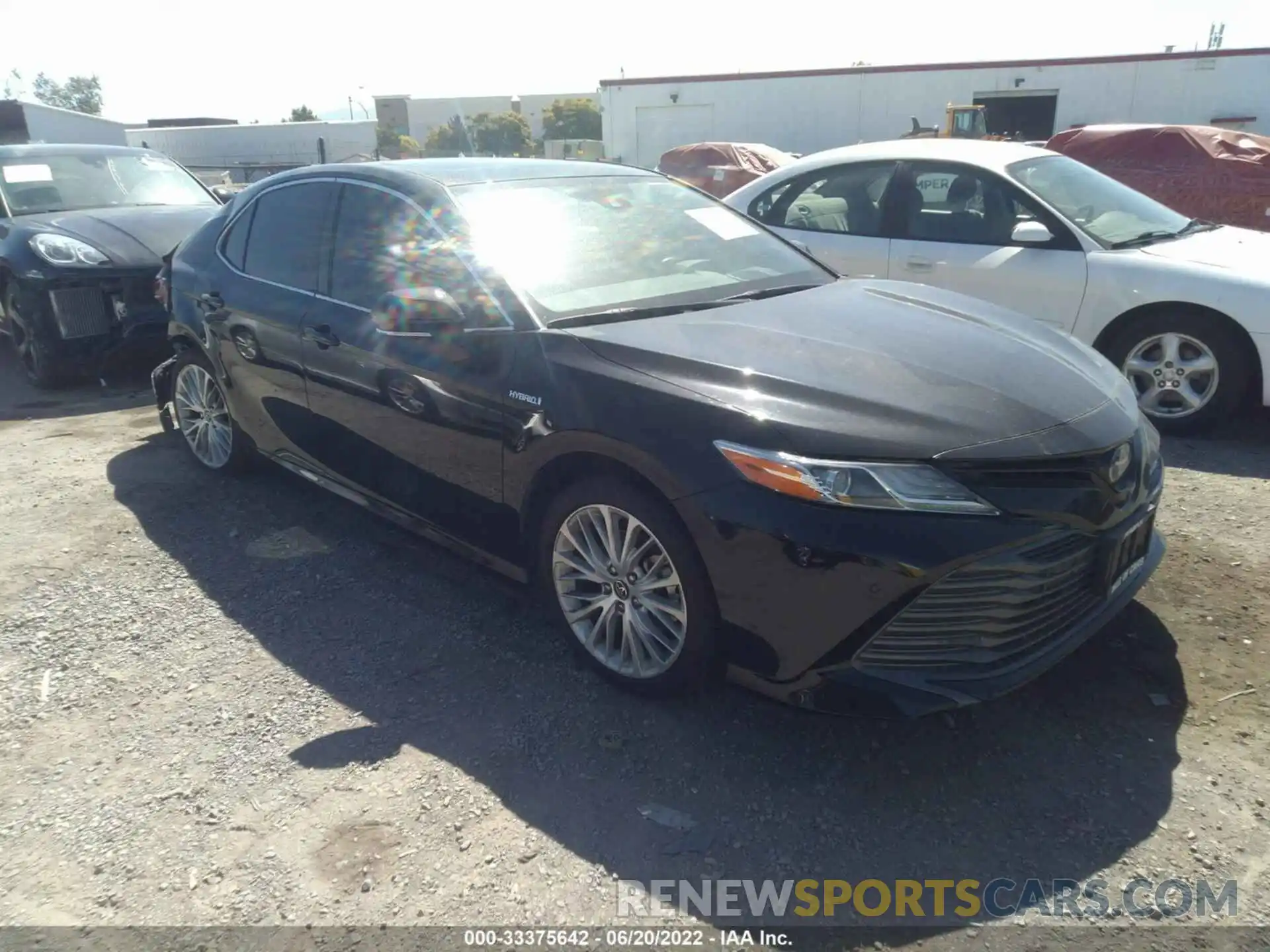 1 Photograph of a damaged car 4T1B21HK4KU521583 TOYOTA CAMRY 2019