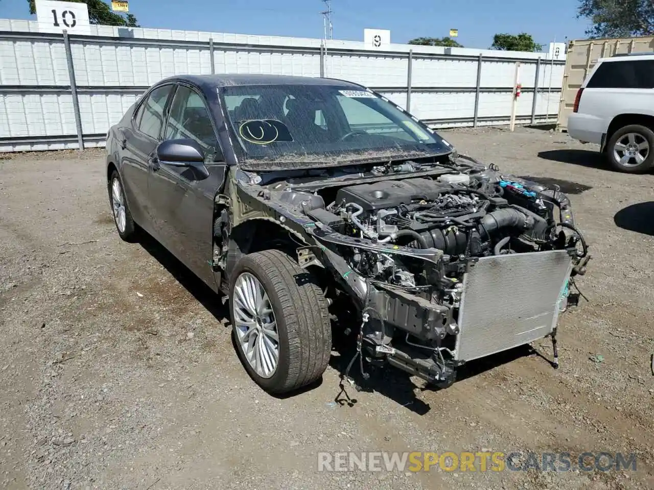 1 Photograph of a damaged car 4T1B21HK5KU012389 TOYOTA CAMRY 2019