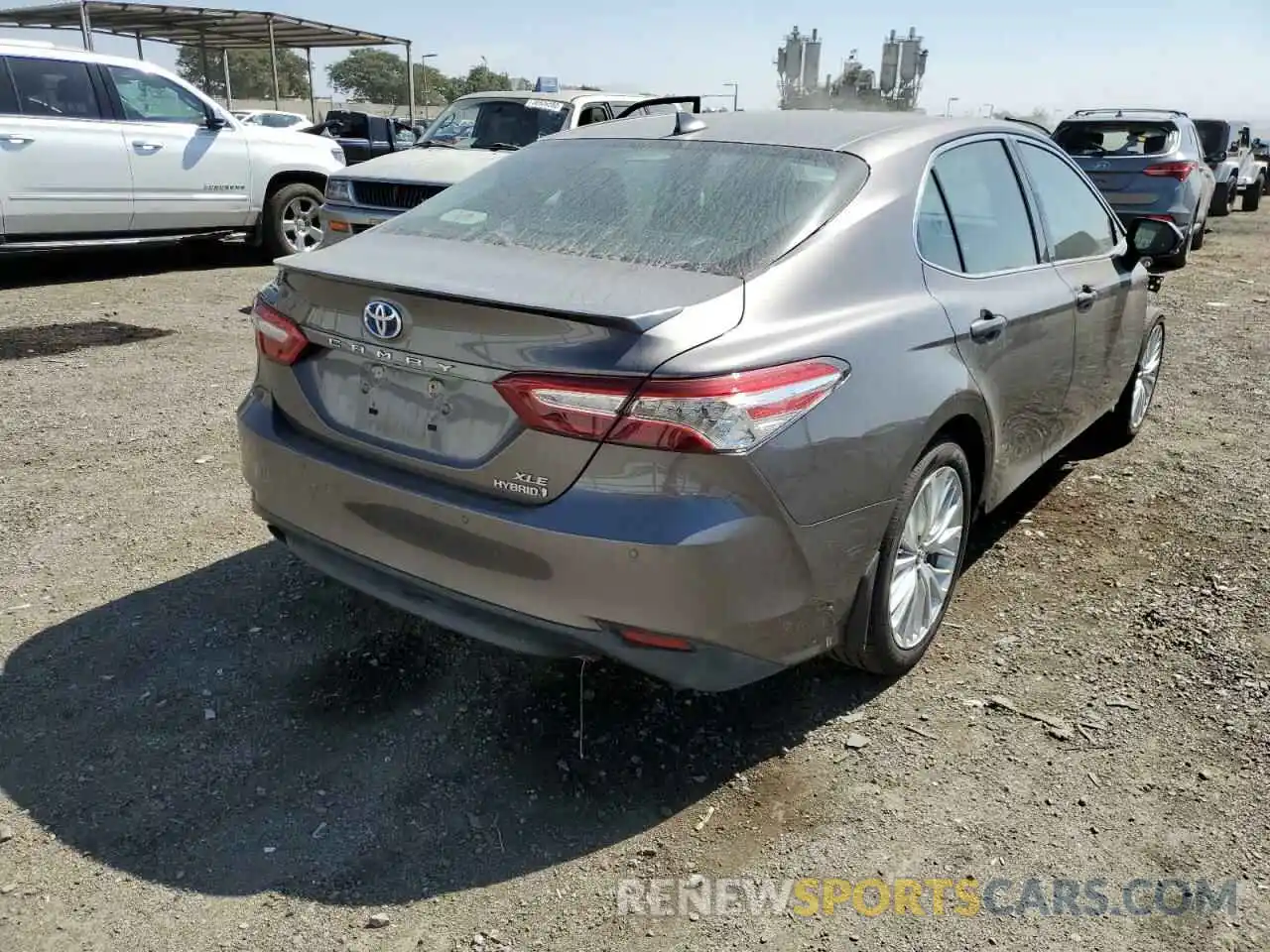 4 Photograph of a damaged car 4T1B21HK5KU012389 TOYOTA CAMRY 2019