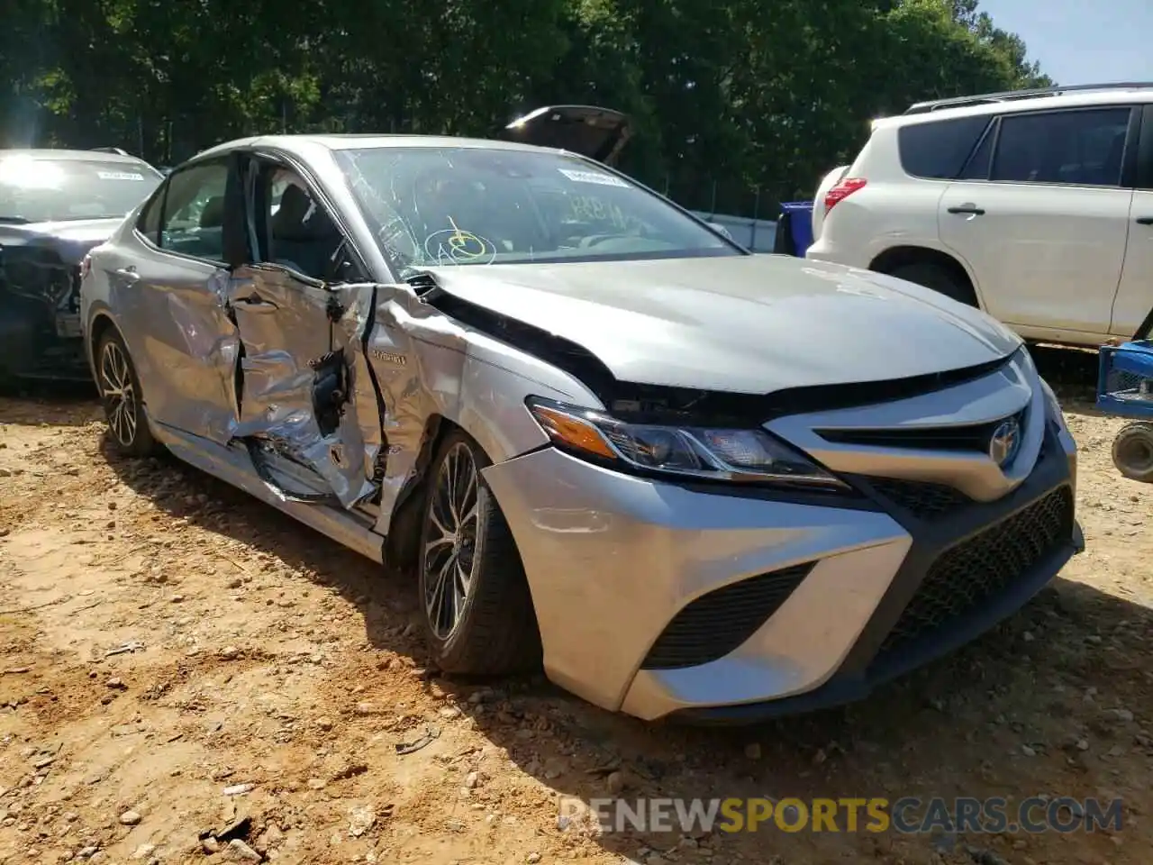 1 Photograph of a damaged car 4T1B21HK5KU013770 TOYOTA CAMRY 2019