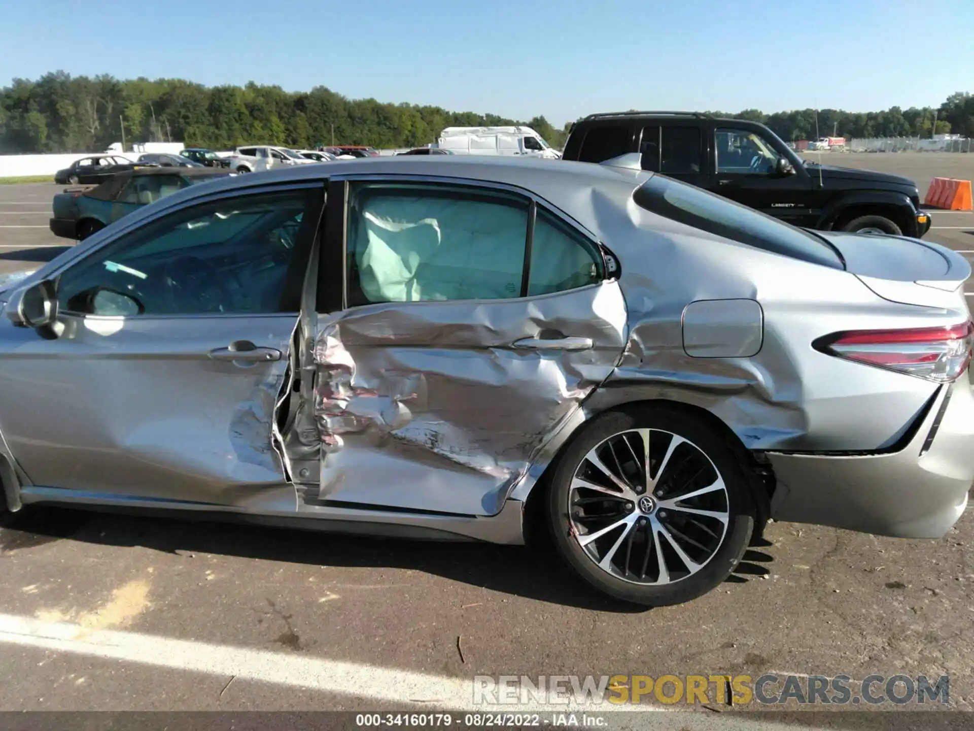 6 Photograph of a damaged car 4T1B21HK5KU014496 TOYOTA CAMRY 2019