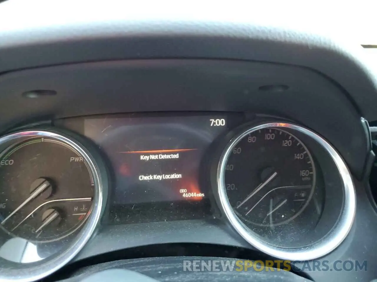 9 Photograph of a damaged car 4T1B21HK5KU514982 TOYOTA CAMRY 2019