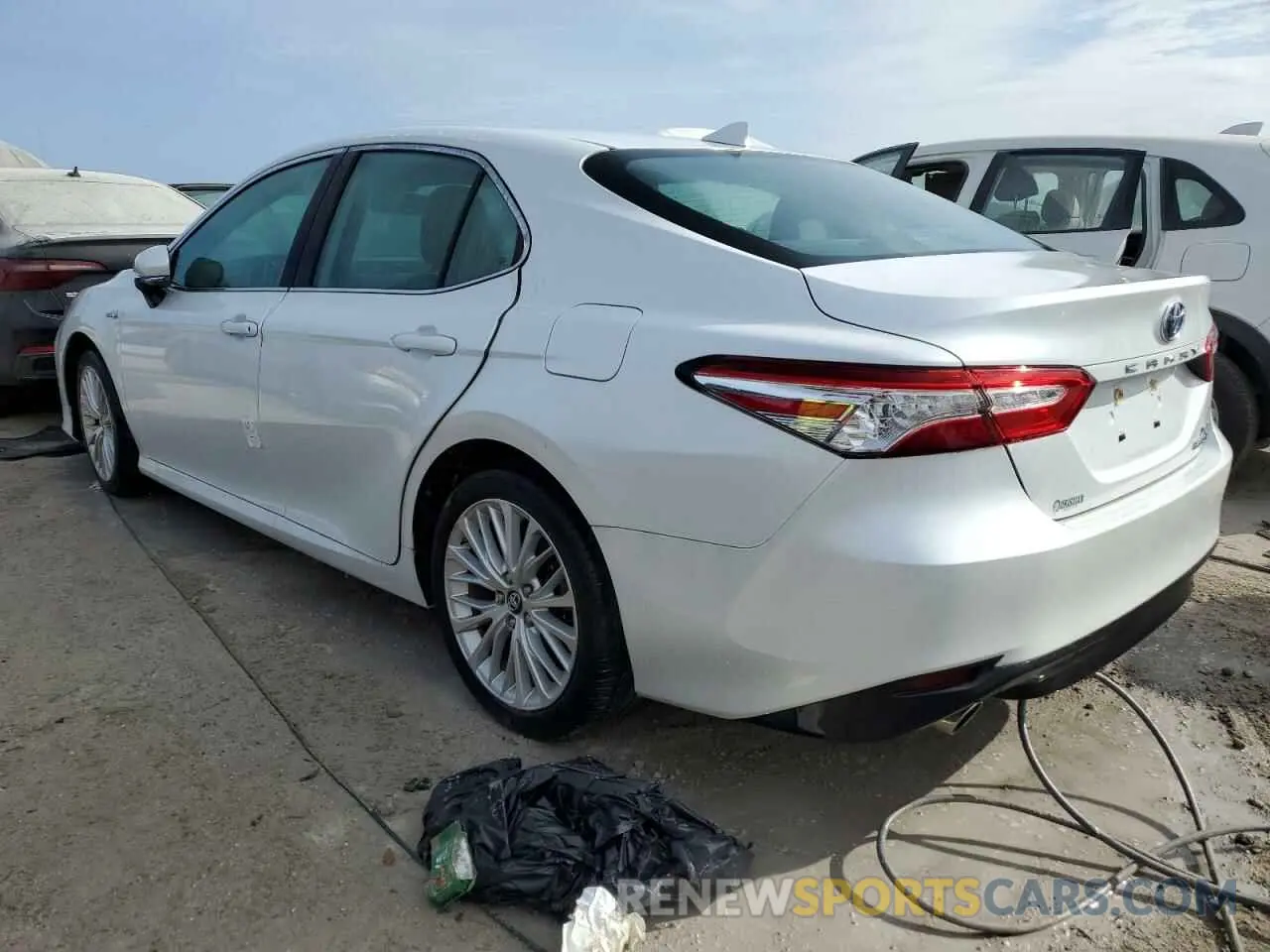 2 Photograph of a damaged car 4T1B21HK5KU515369 TOYOTA CAMRY 2019