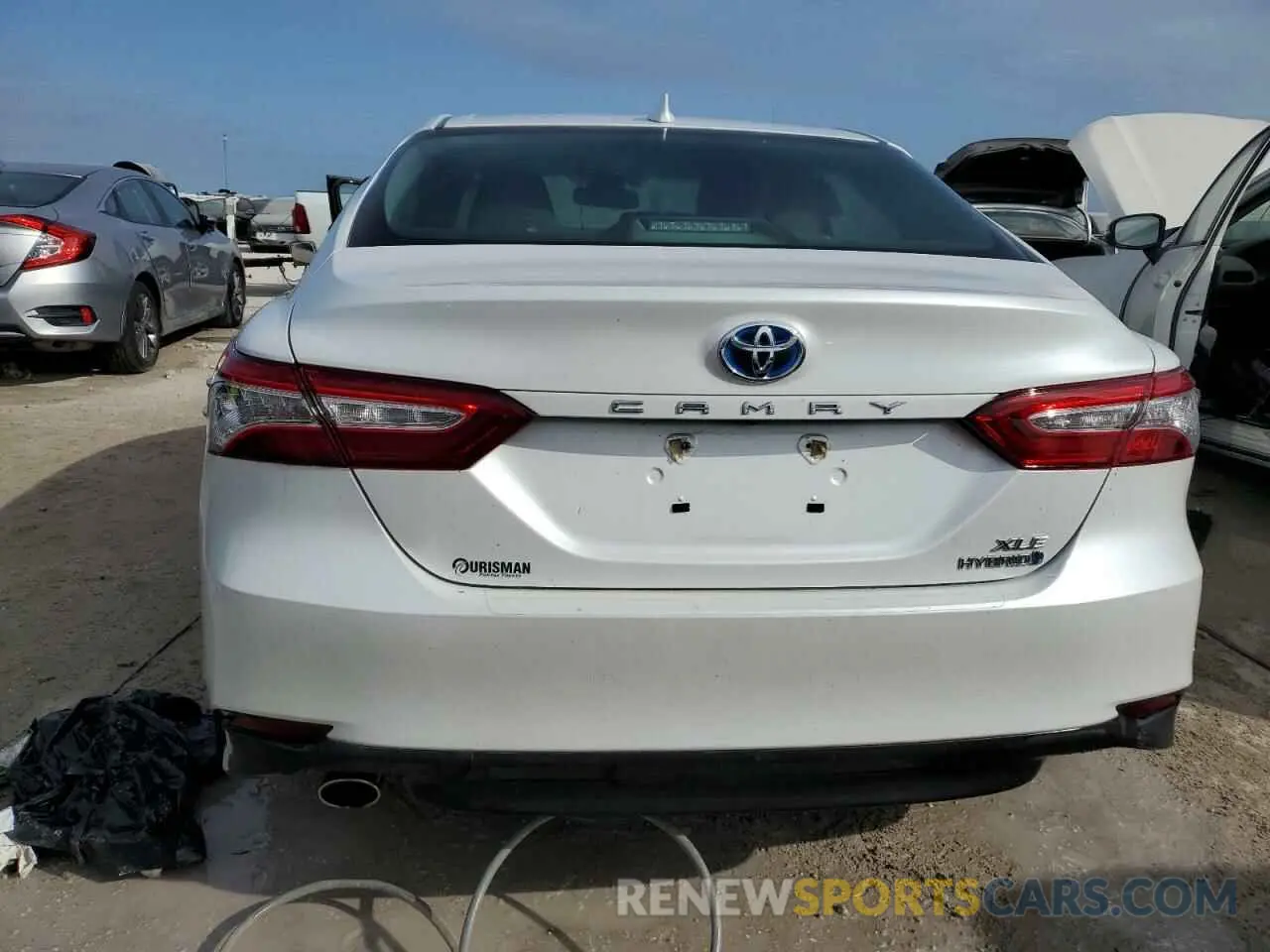 6 Photograph of a damaged car 4T1B21HK5KU515369 TOYOTA CAMRY 2019