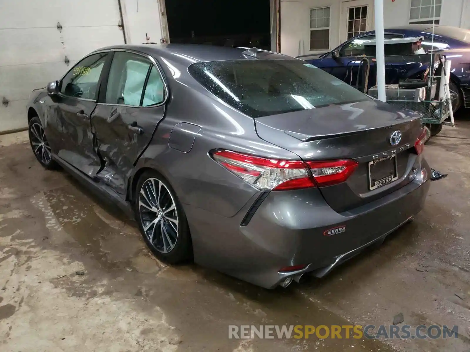 3 Photograph of a damaged car 4T1B21HK5KU521608 TOYOTA CAMRY 2019