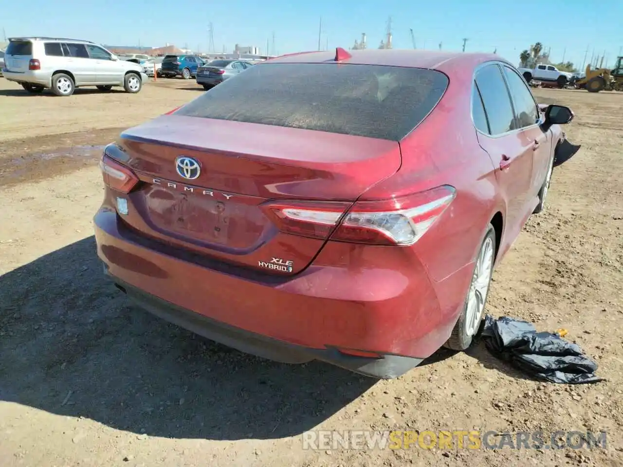 4 Photograph of a damaged car 4T1B21HK6KU512772 TOYOTA CAMRY 2019