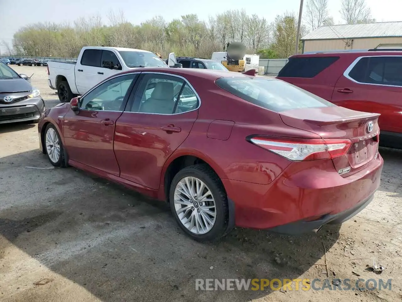 2 Photograph of a damaged car 4T1B21HK6KU513193 TOYOTA CAMRY 2019