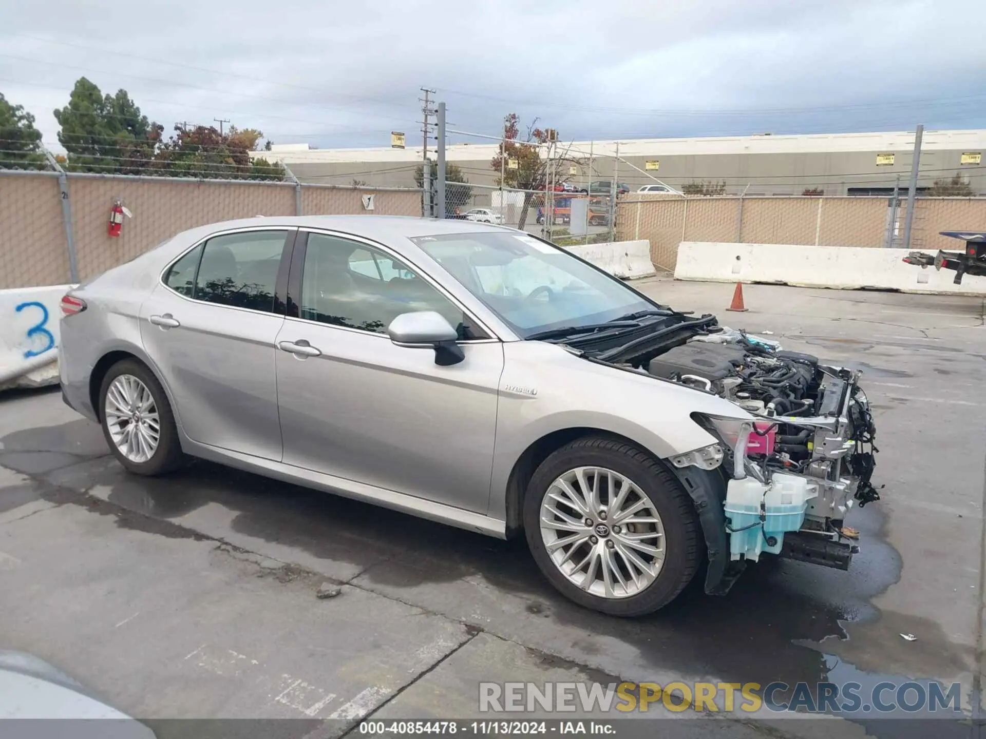 1 Photograph of a damaged car 4T1B21HK6KU515509 TOYOTA CAMRY 2019