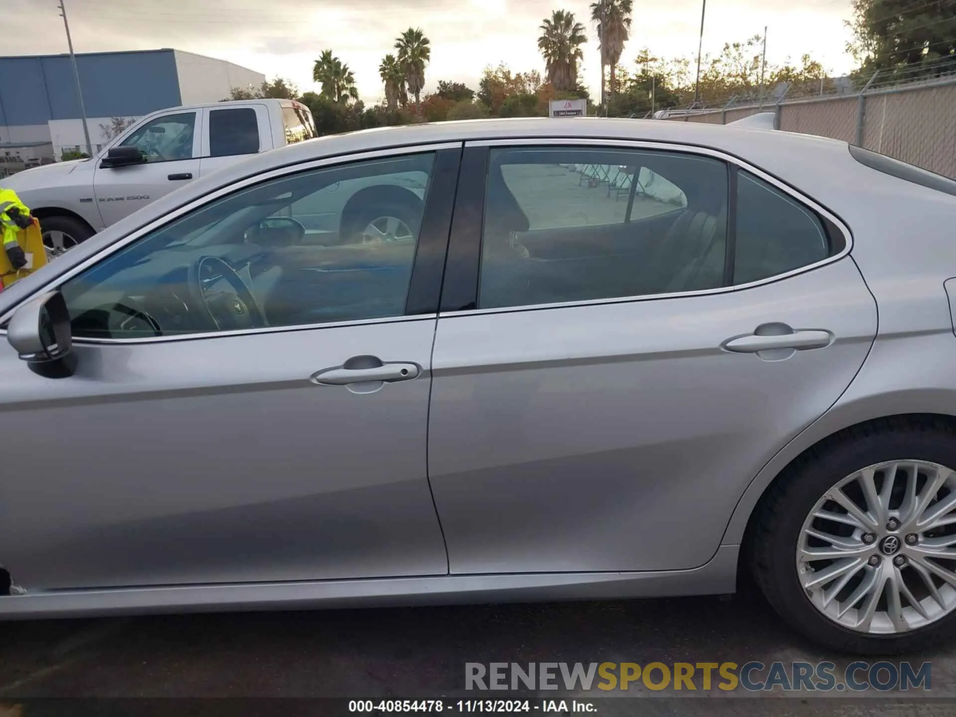 15 Photograph of a damaged car 4T1B21HK6KU515509 TOYOTA CAMRY 2019