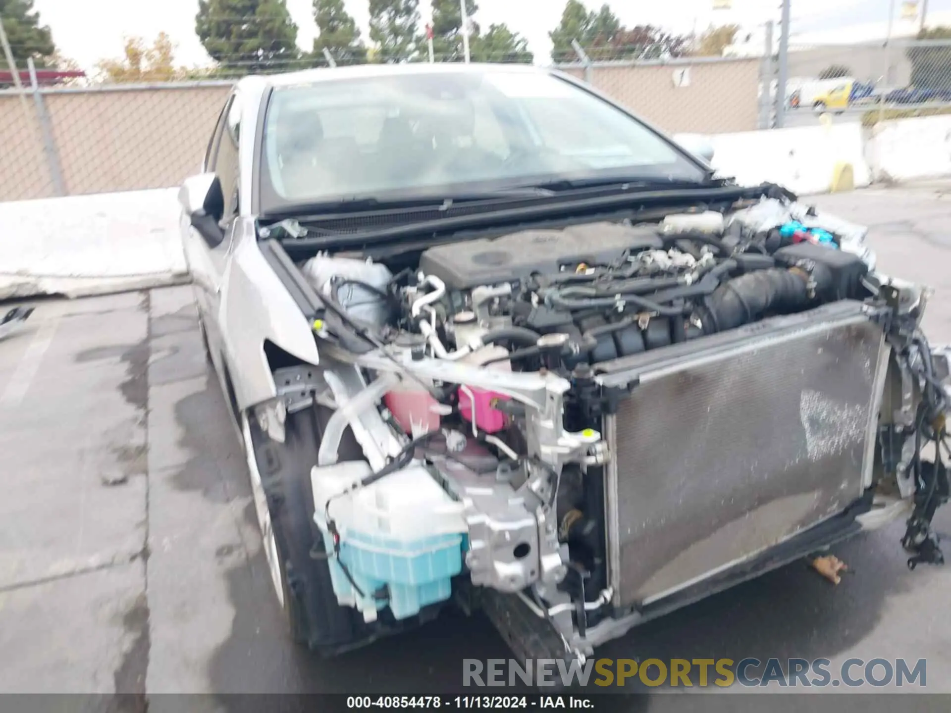 18 Photograph of a damaged car 4T1B21HK6KU515509 TOYOTA CAMRY 2019