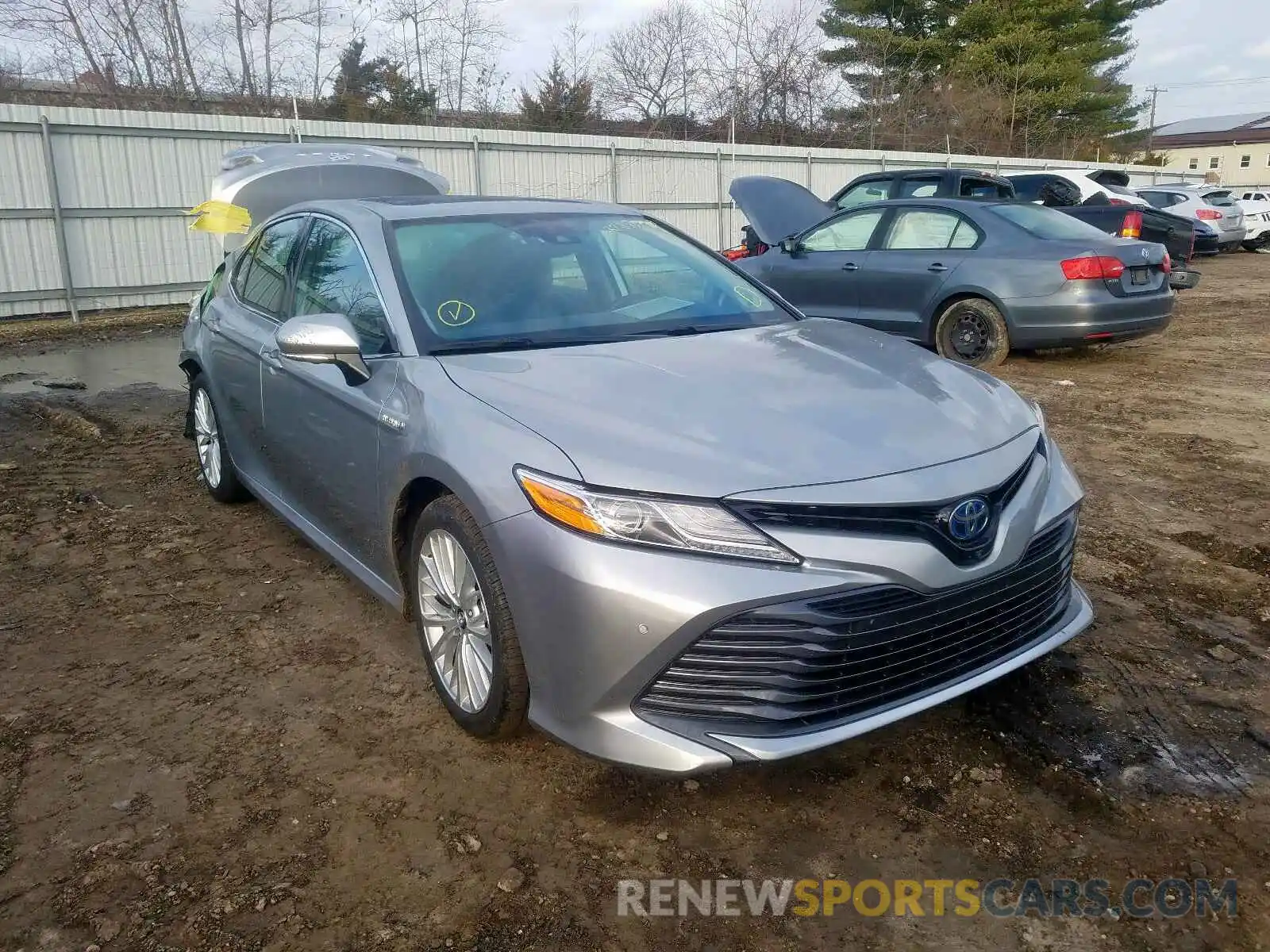 1 Photograph of a damaged car 4T1B21HK6KU516756 TOYOTA CAMRY 2019