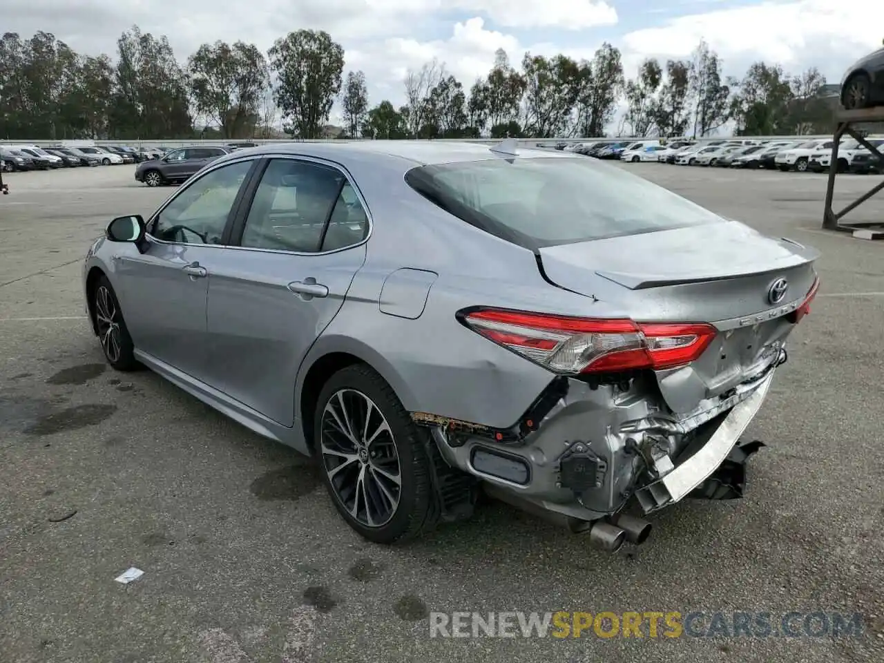 2 Photograph of a damaged car 4T1B21HK6KU521195 TOYOTA CAMRY 2019