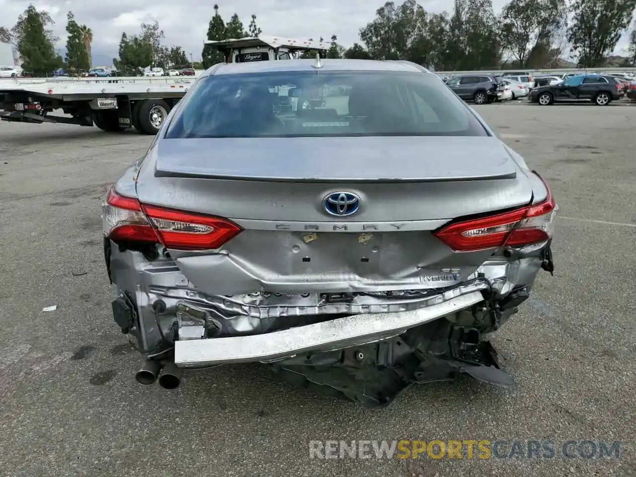 6 Photograph of a damaged car 4T1B21HK6KU521195 TOYOTA CAMRY 2019