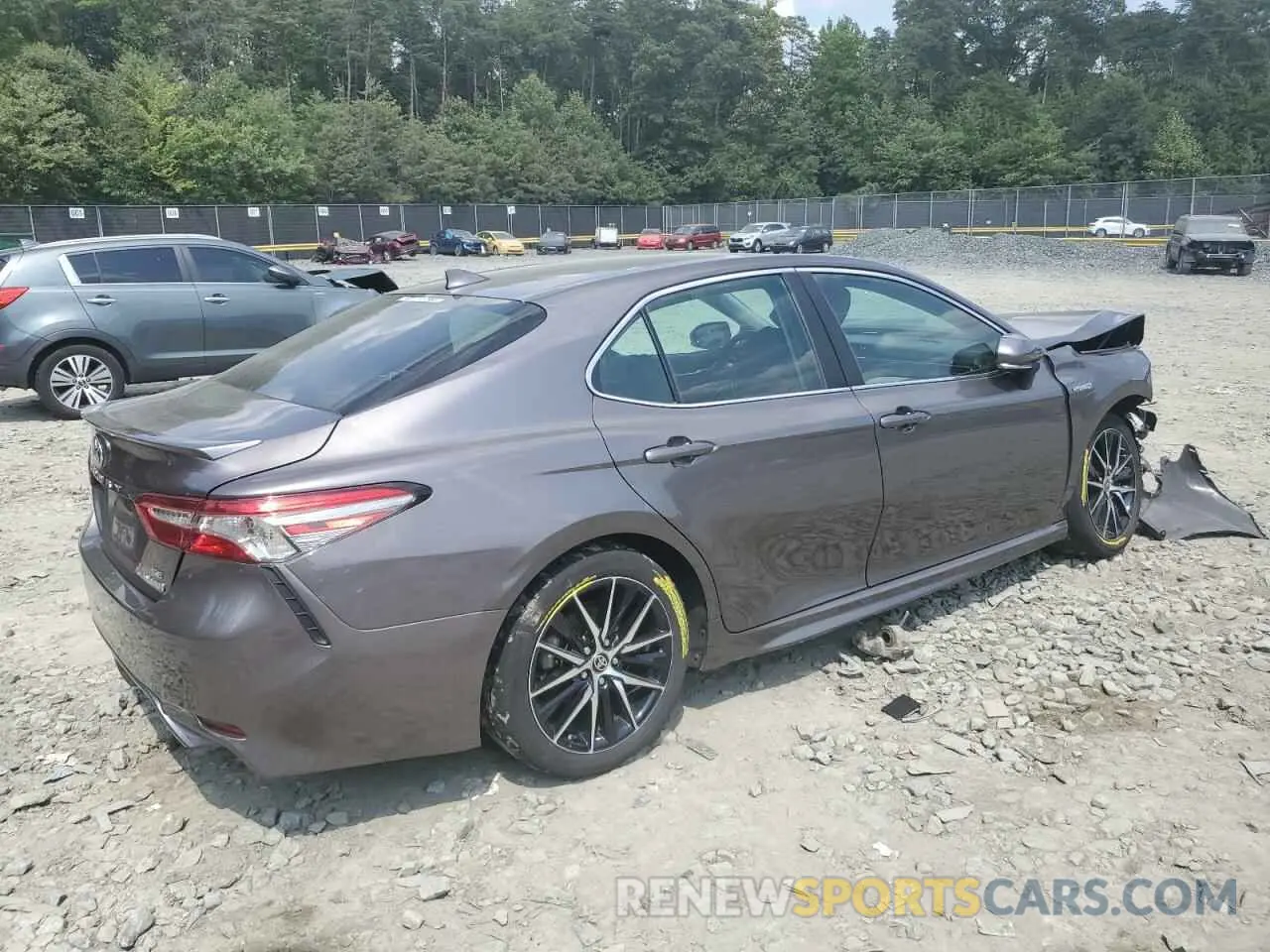 3 Photograph of a damaged car 4T1B21HK7KU012524 TOYOTA CAMRY 2019