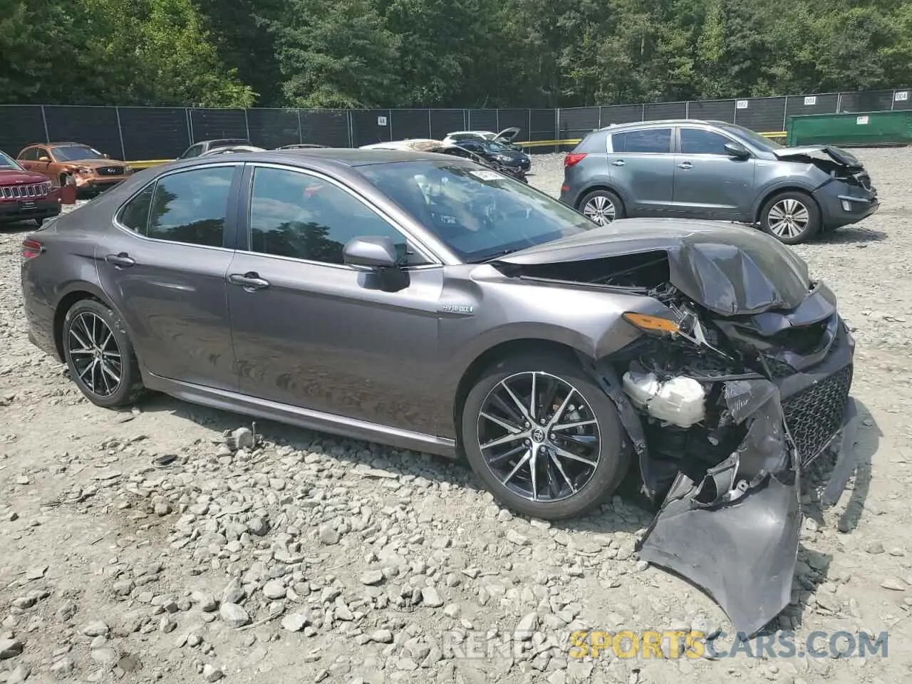 4 Photograph of a damaged car 4T1B21HK7KU012524 TOYOTA CAMRY 2019