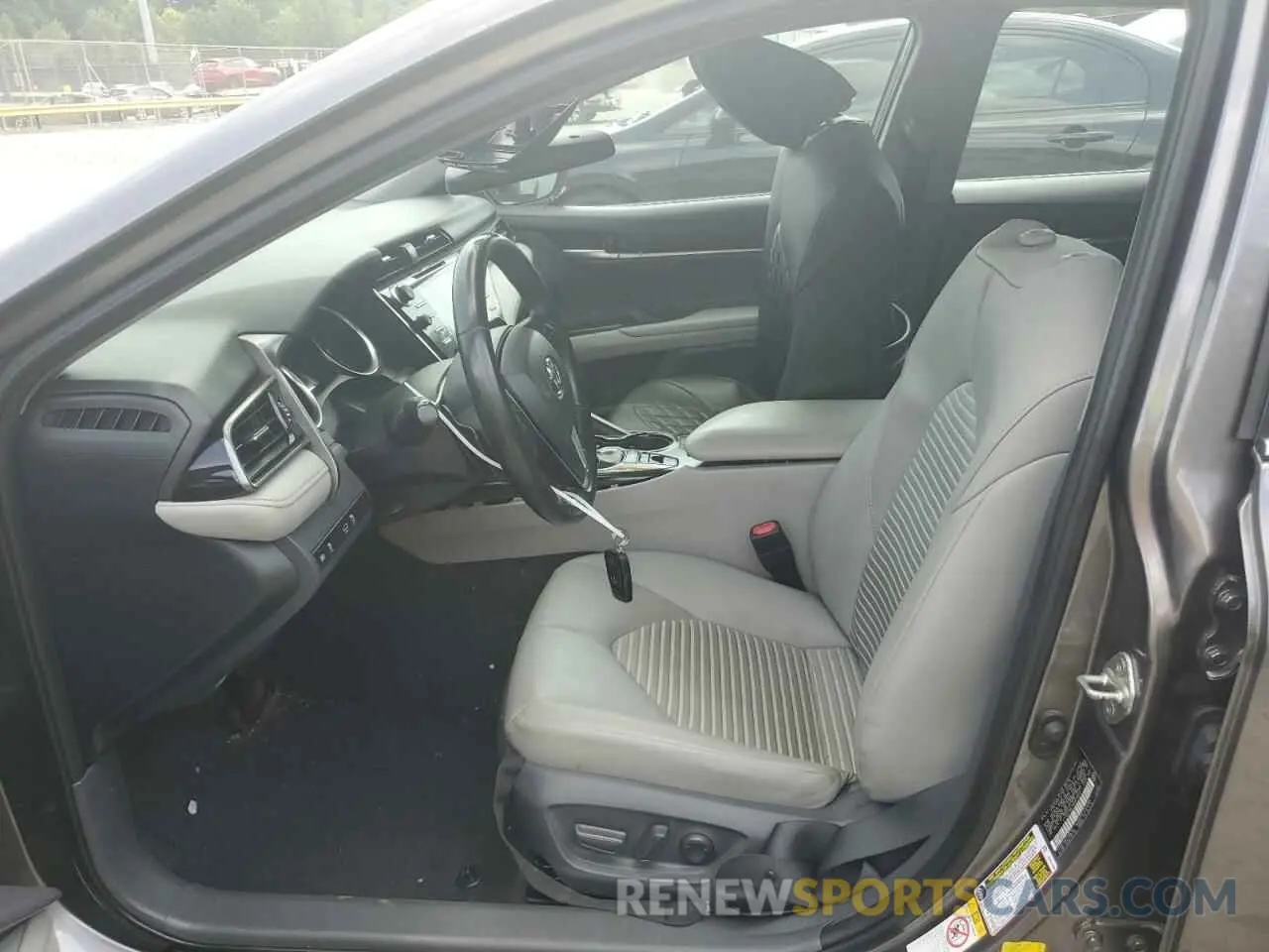 7 Photograph of a damaged car 4T1B21HK7KU012524 TOYOTA CAMRY 2019