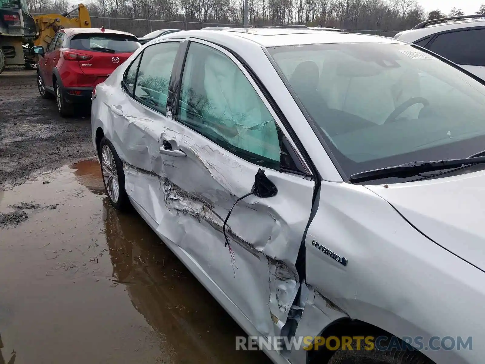 9 Photograph of a damaged car 4T1B21HK7KU014385 TOYOTA CAMRY 2019