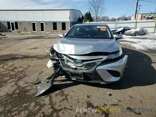 11 Photograph of a damaged car 4T1B21HK7KU512098 TOYOTA CAMRY 2019