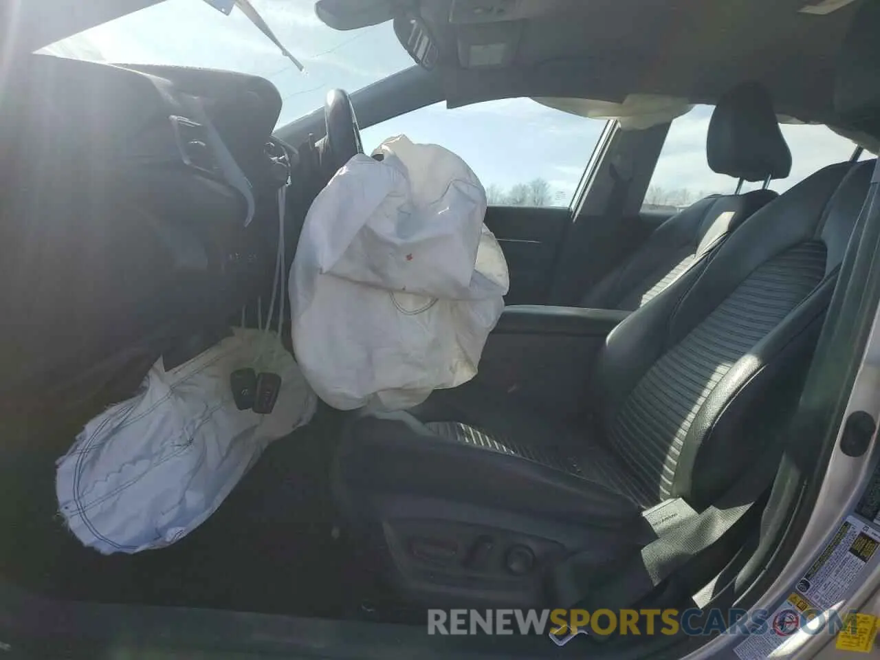 7 Photograph of a damaged car 4T1B21HK7KU512098 TOYOTA CAMRY 2019