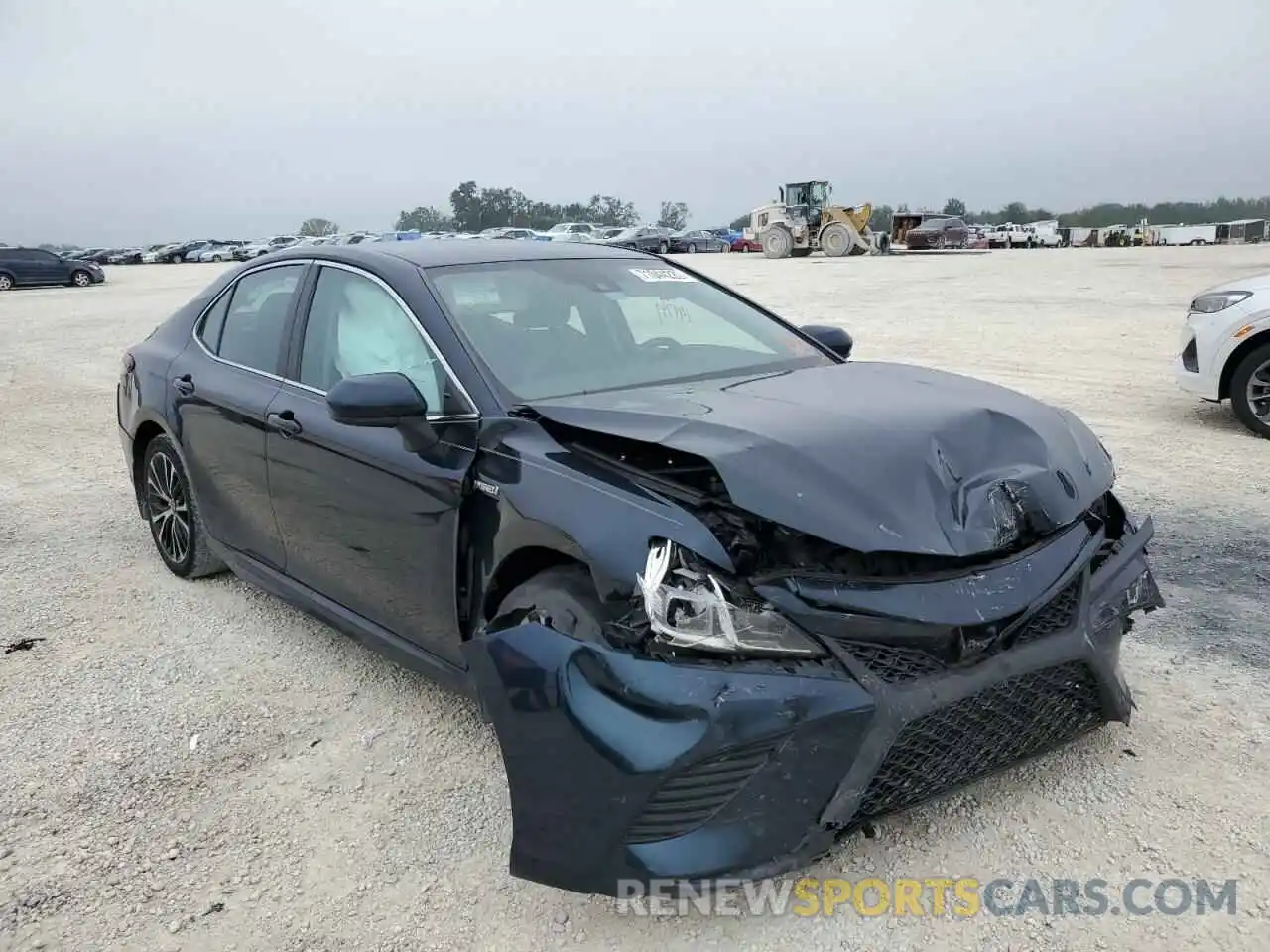 4 Photograph of a damaged car 4T1B21HK7KU517642 TOYOTA CAMRY 2019