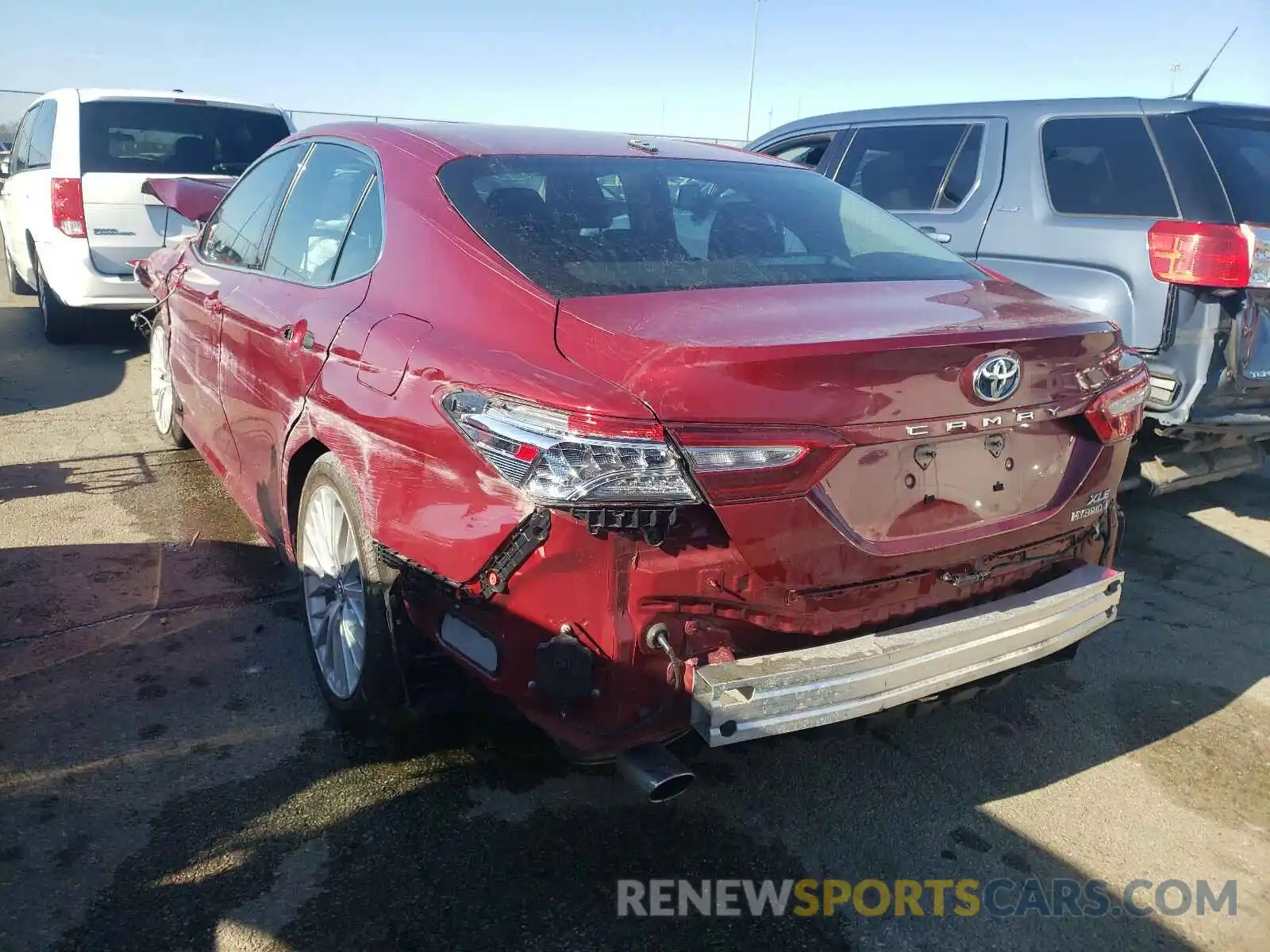 3 Photograph of a damaged car 4T1B21HK7KU518547 TOYOTA CAMRY 2019