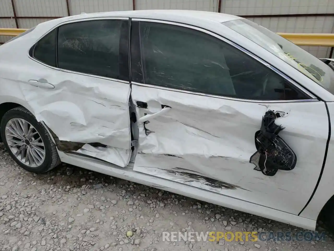 9 Photograph of a damaged car 4T1B21HK7KU519116 TOYOTA CAMRY 2019