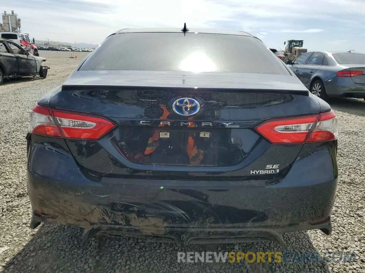 6 Photograph of a damaged car 4T1B21HK7KU521576 TOYOTA CAMRY 2019