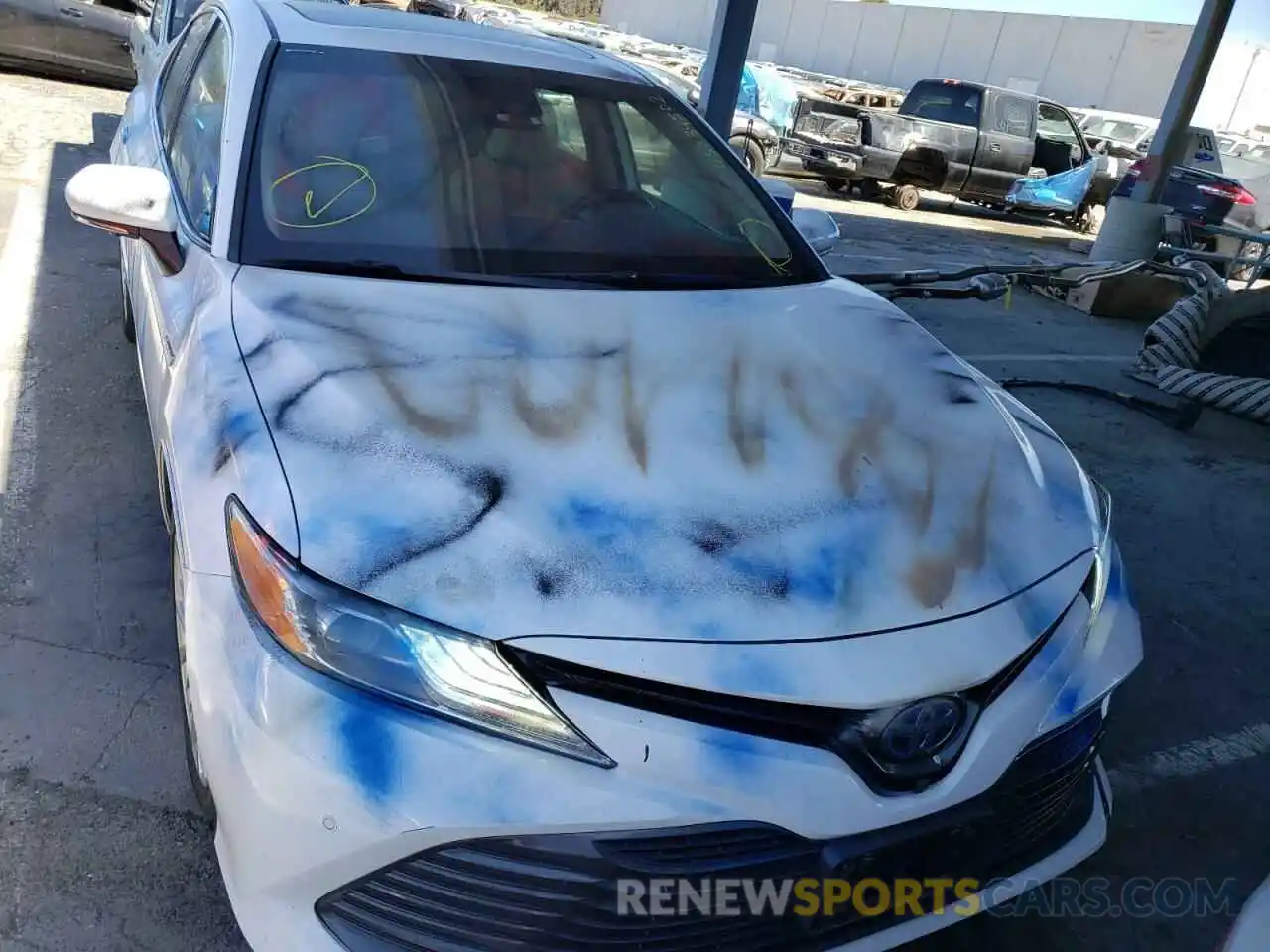 9 Photograph of a damaged car 4T1B21HK8KU010295 TOYOTA CAMRY 2019