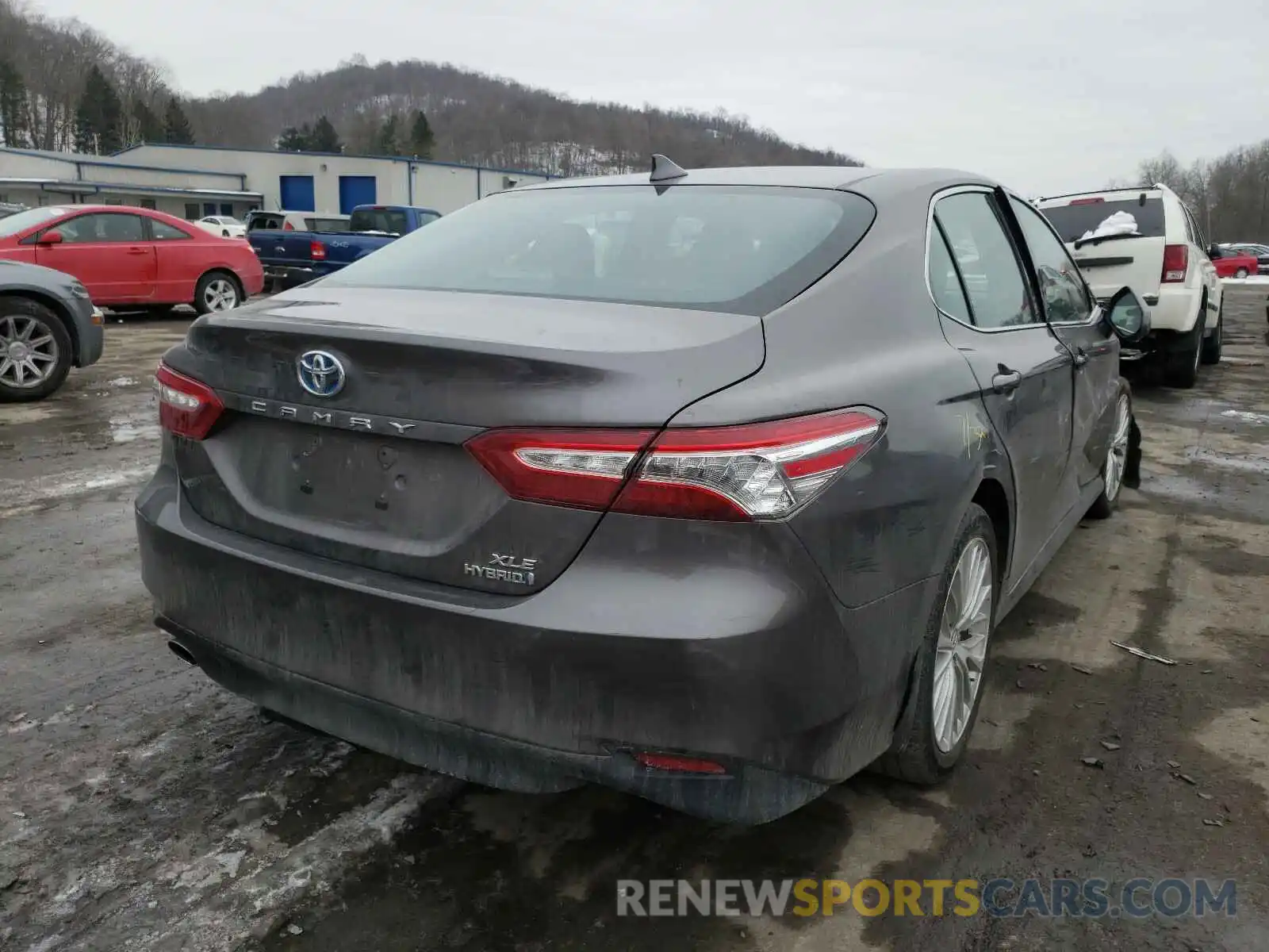 4 Photograph of a damaged car 4T1B21HK8KU010460 TOYOTA CAMRY 2019