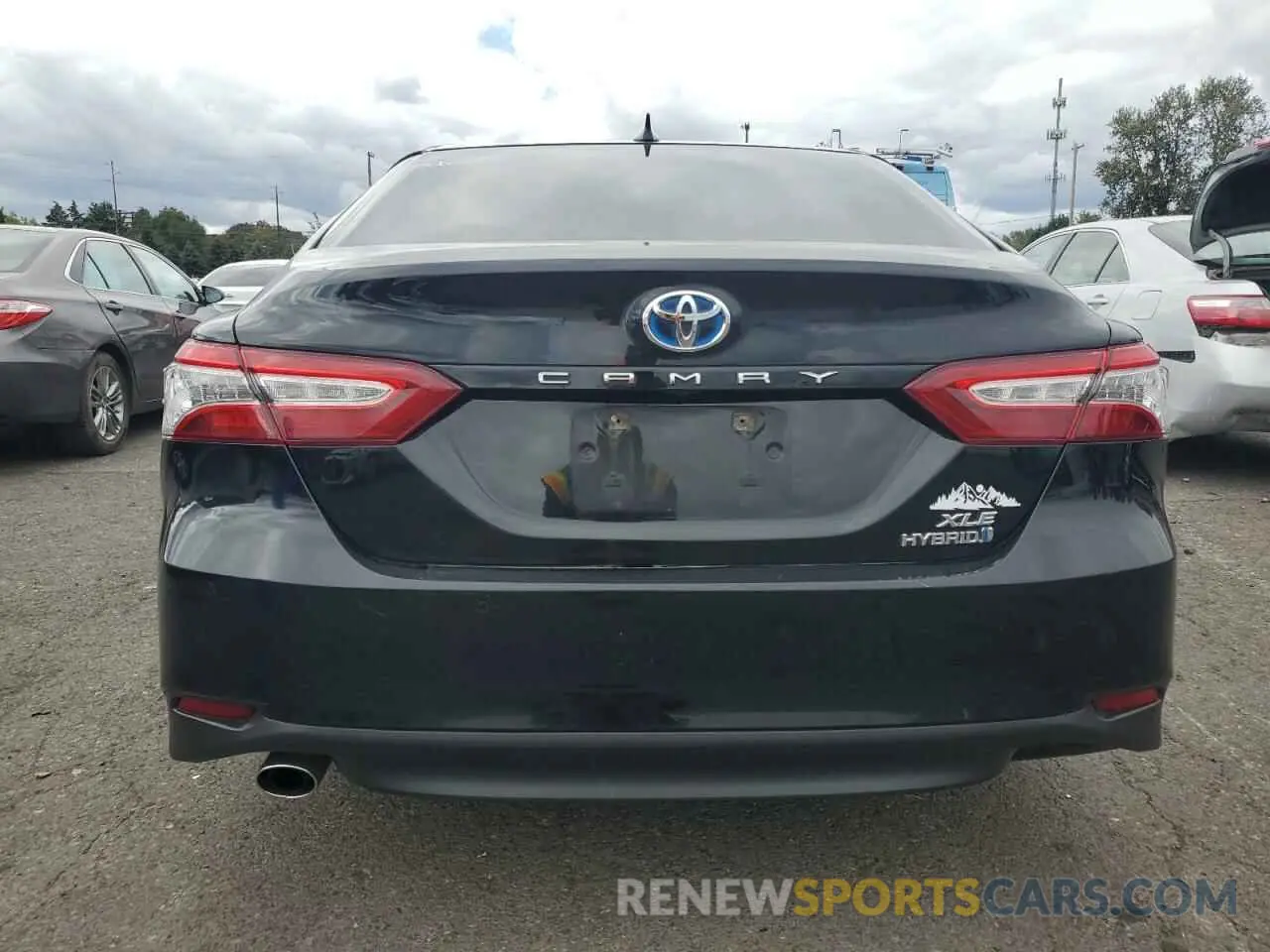 6 Photograph of a damaged car 4T1B21HK8KU012872 TOYOTA CAMRY 2019