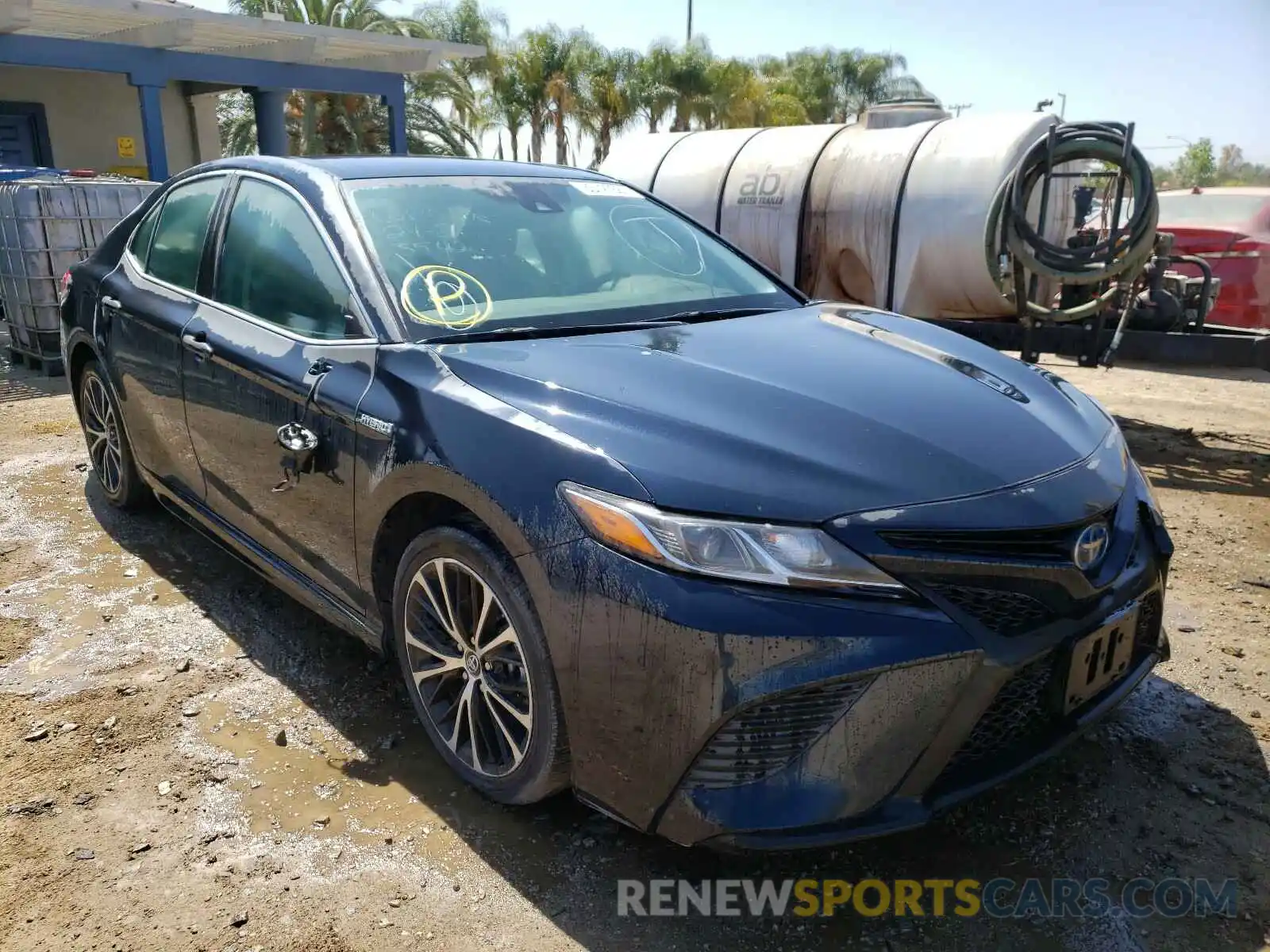 1 Photograph of a damaged car 4T1B21HK8KU013391 TOYOTA CAMRY 2019