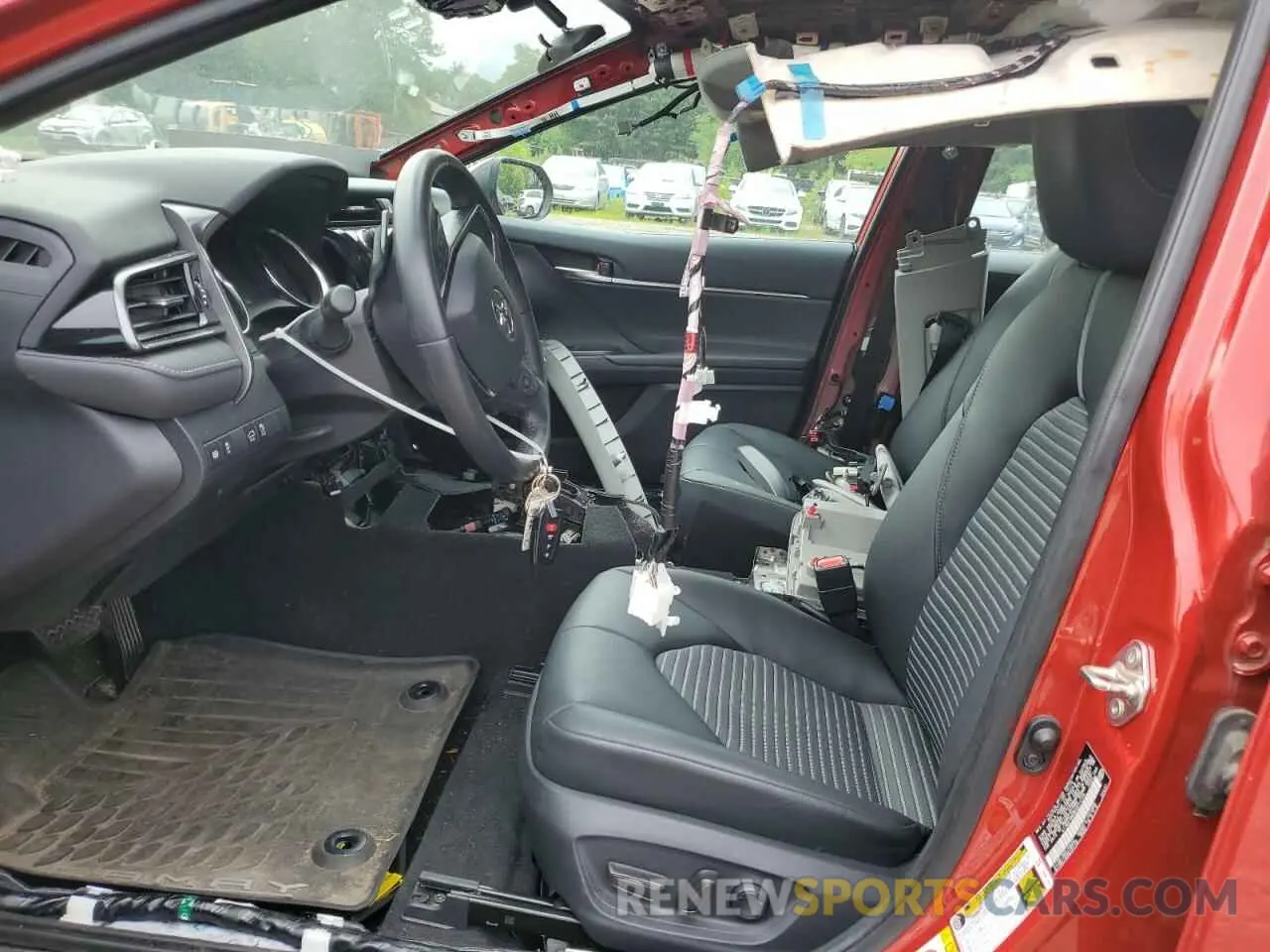 7 Photograph of a damaged car 4T1B21HK9KU011729 TOYOTA CAMRY 2019