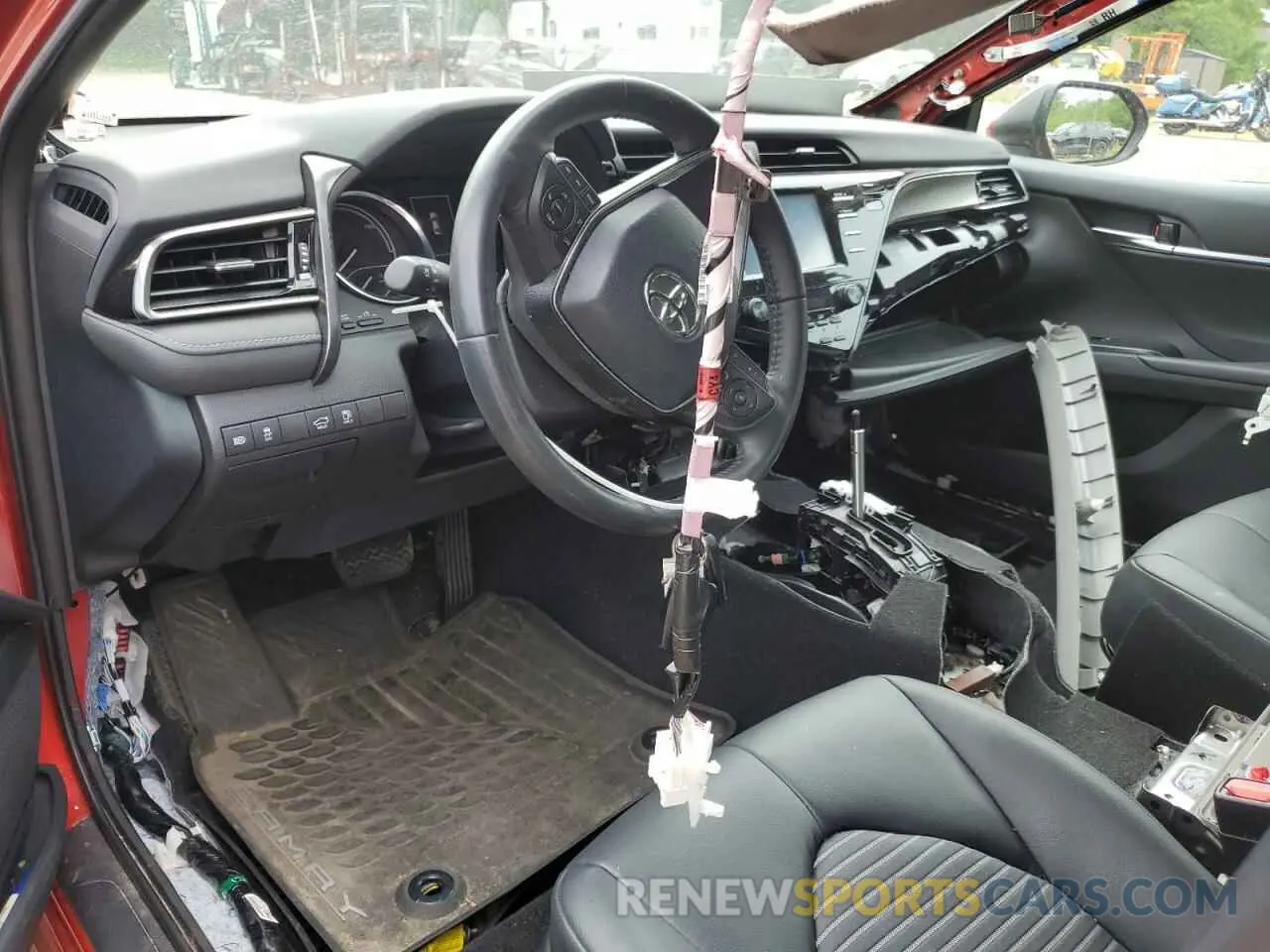 8 Photograph of a damaged car 4T1B21HK9KU011729 TOYOTA CAMRY 2019