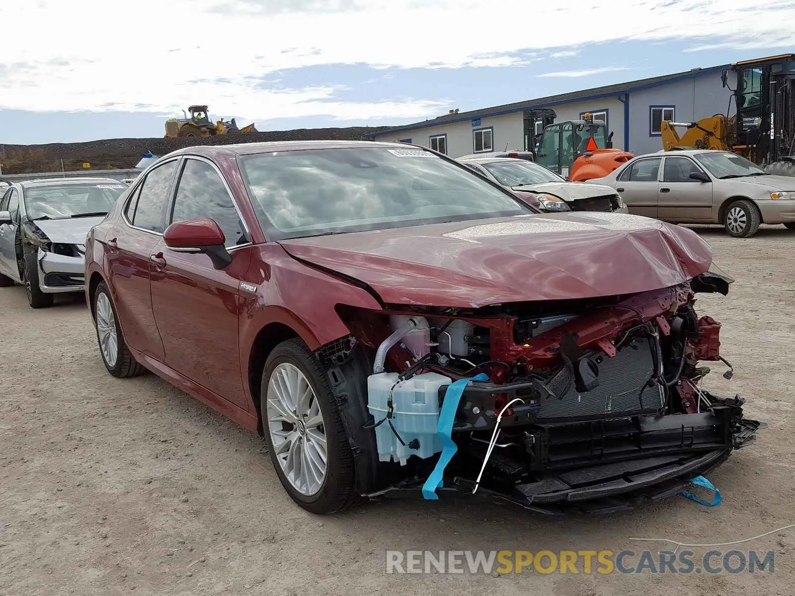 1 Photograph of a damaged car 4T1B21HK9KU012461 TOYOTA CAMRY 2019