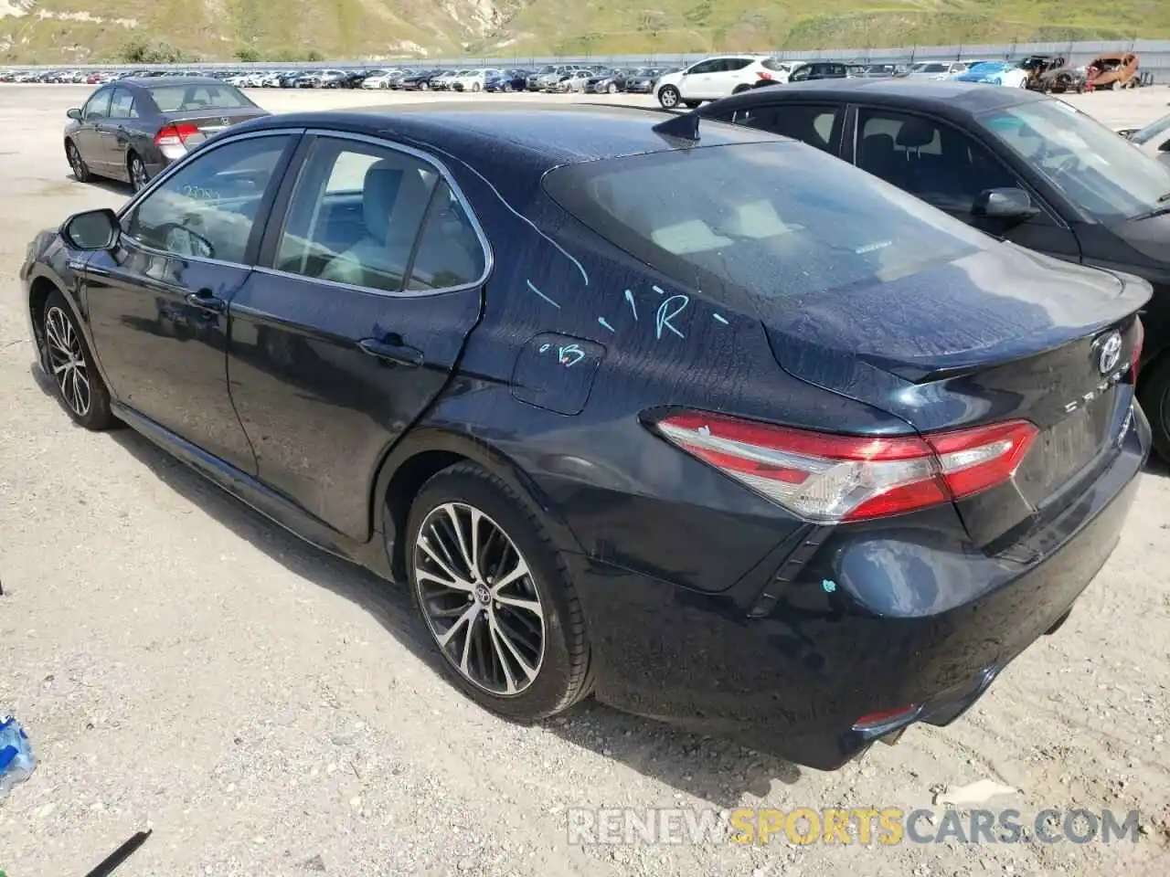 3 Photograph of a damaged car 4T1B21HK9KU513043 TOYOTA CAMRY 2019