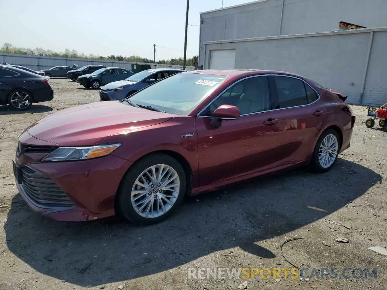 1 Photograph of a damaged car 4T1B21HK9KU513057 TOYOTA CAMRY 2019