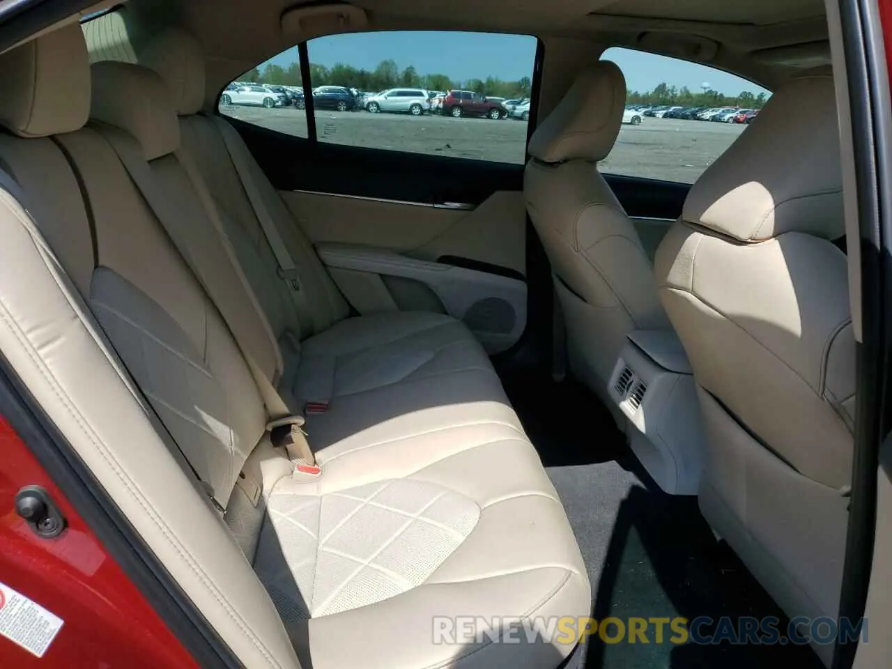 10 Photograph of a damaged car 4T1B21HK9KU513057 TOYOTA CAMRY 2019