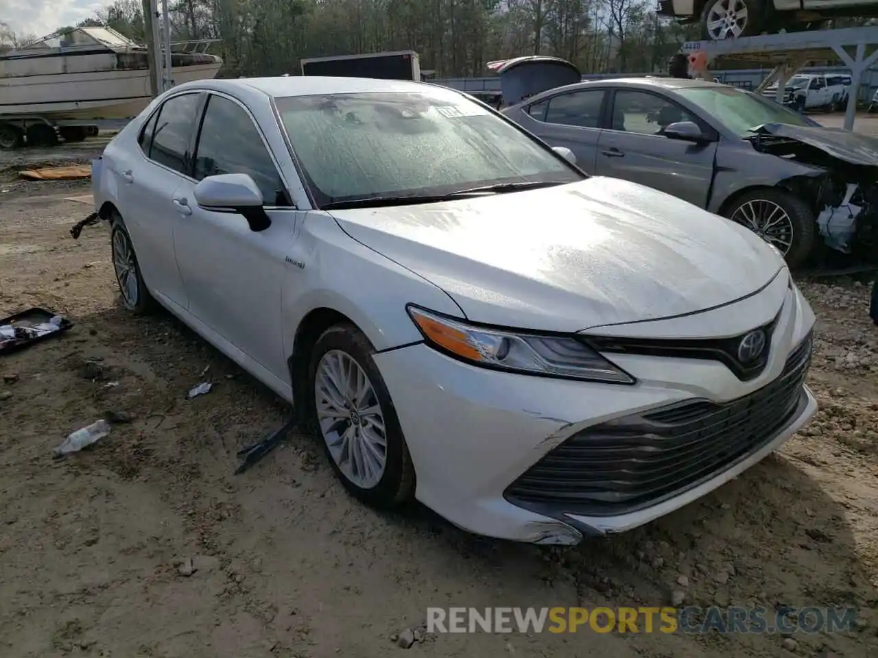 1 Photograph of a damaged car 4T1B21HK9KU513818 TOYOTA CAMRY 2019