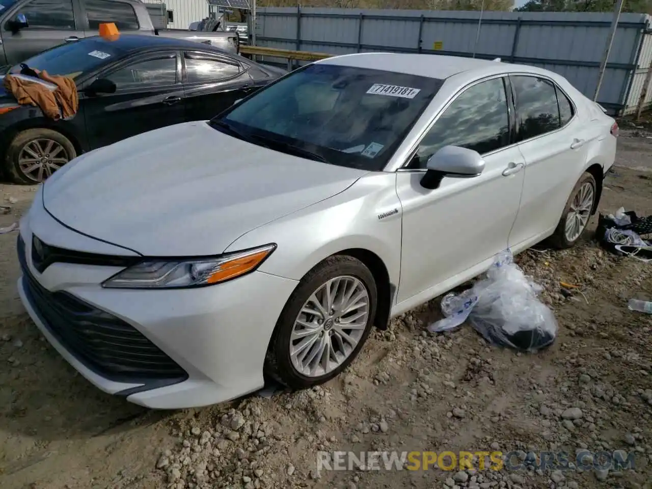 2 Photograph of a damaged car 4T1B21HK9KU513818 TOYOTA CAMRY 2019