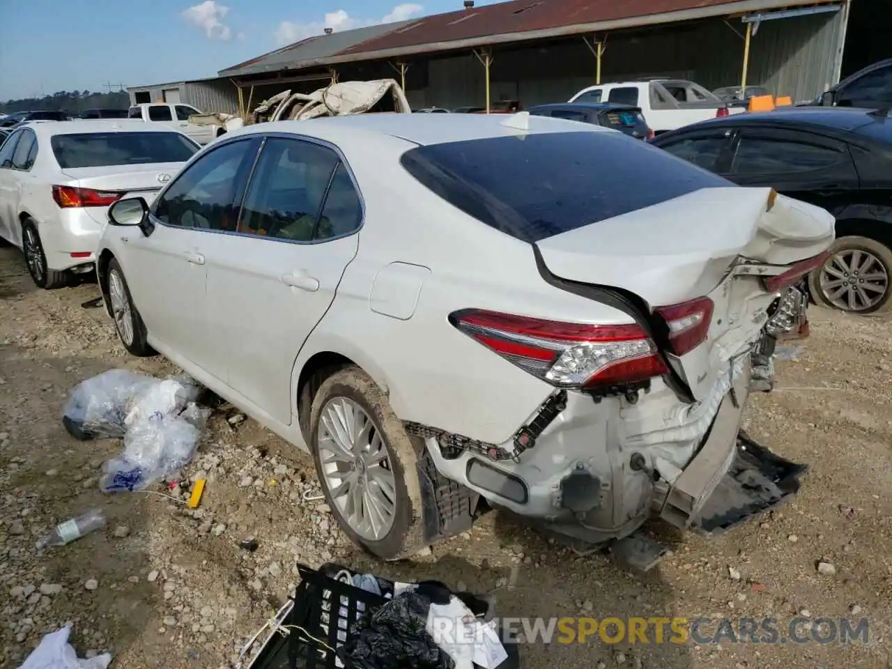 3 Photograph of a damaged car 4T1B21HK9KU513818 TOYOTA CAMRY 2019