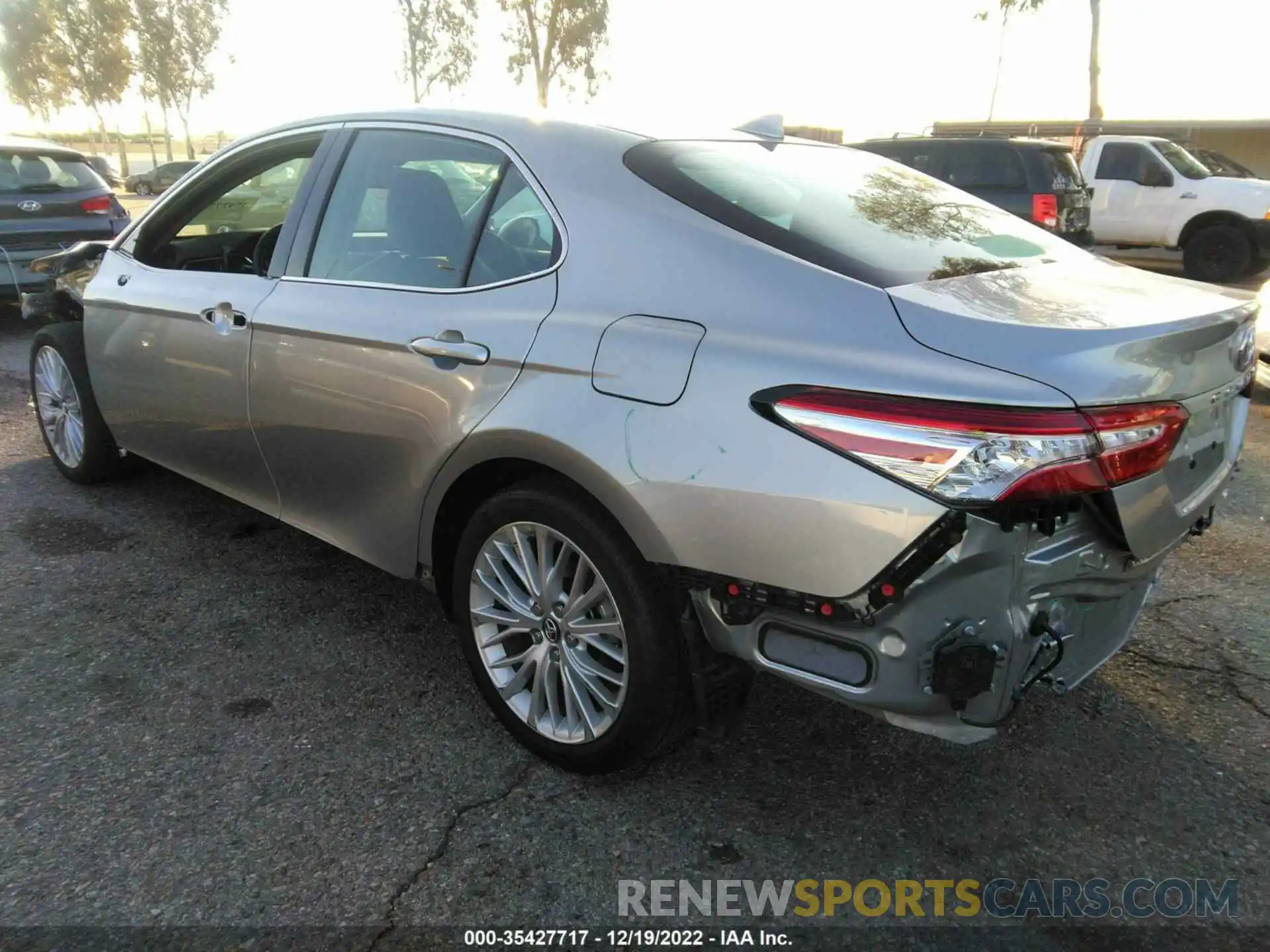 3 Photograph of a damaged car 4T1B21HK9KU515603 TOYOTA CAMRY 2019