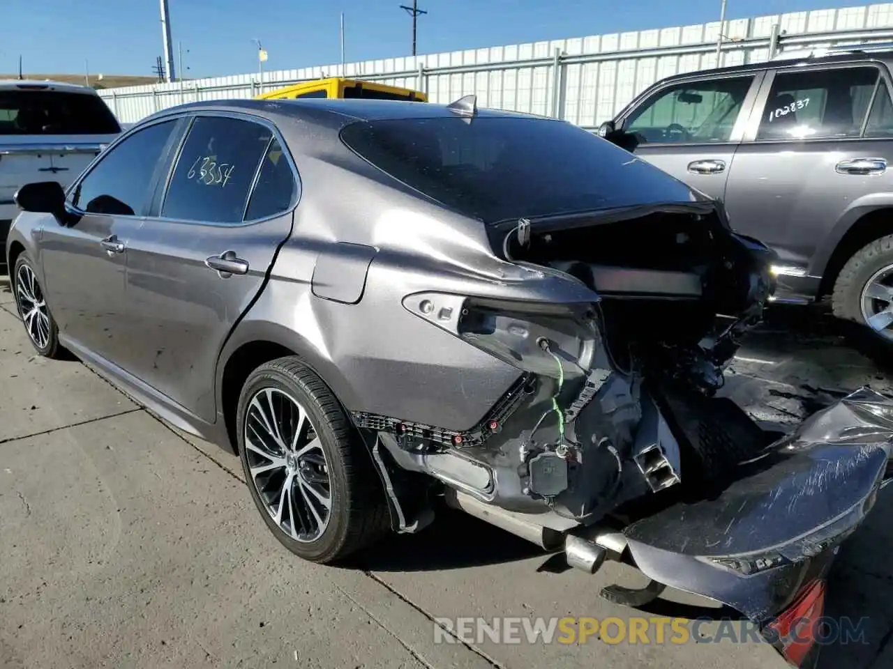 3 Photograph of a damaged car 4T1B21HK9KU517576 TOYOTA CAMRY 2019