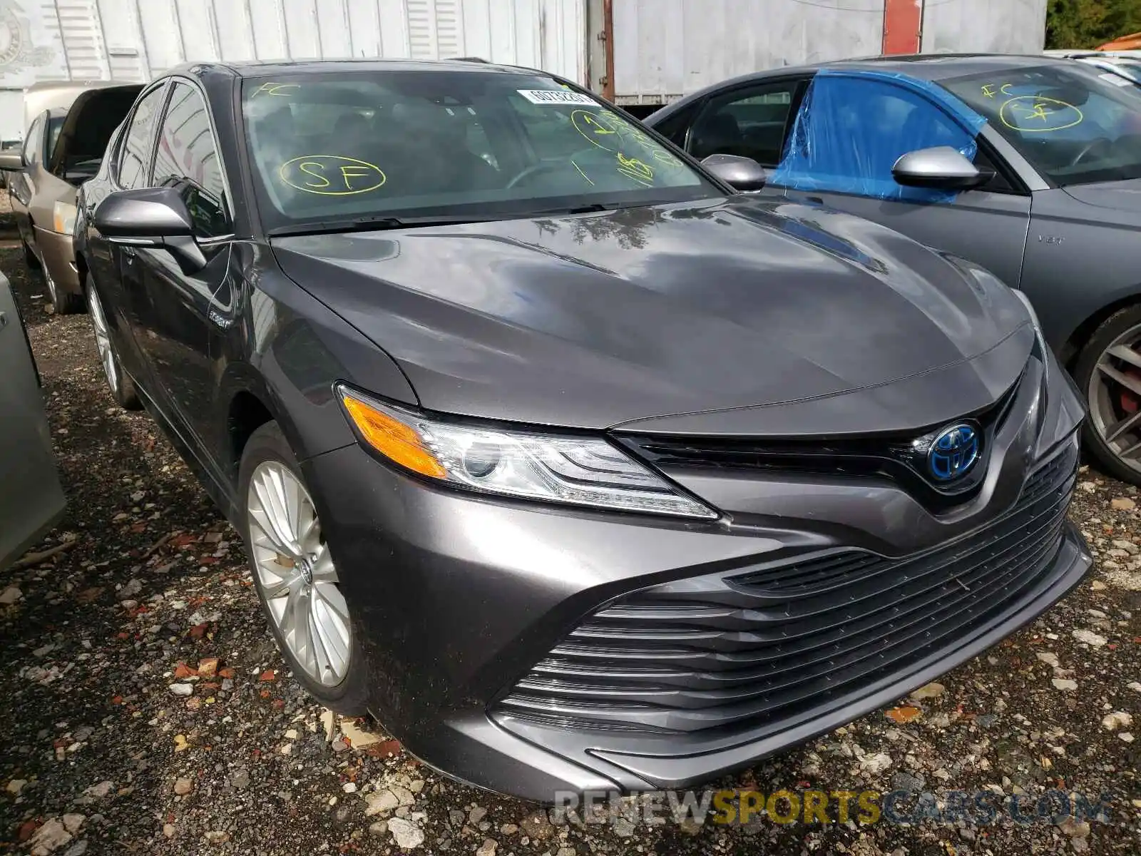 1 Photograph of a damaged car 4T1B21HK9KU518131 TOYOTA CAMRY 2019