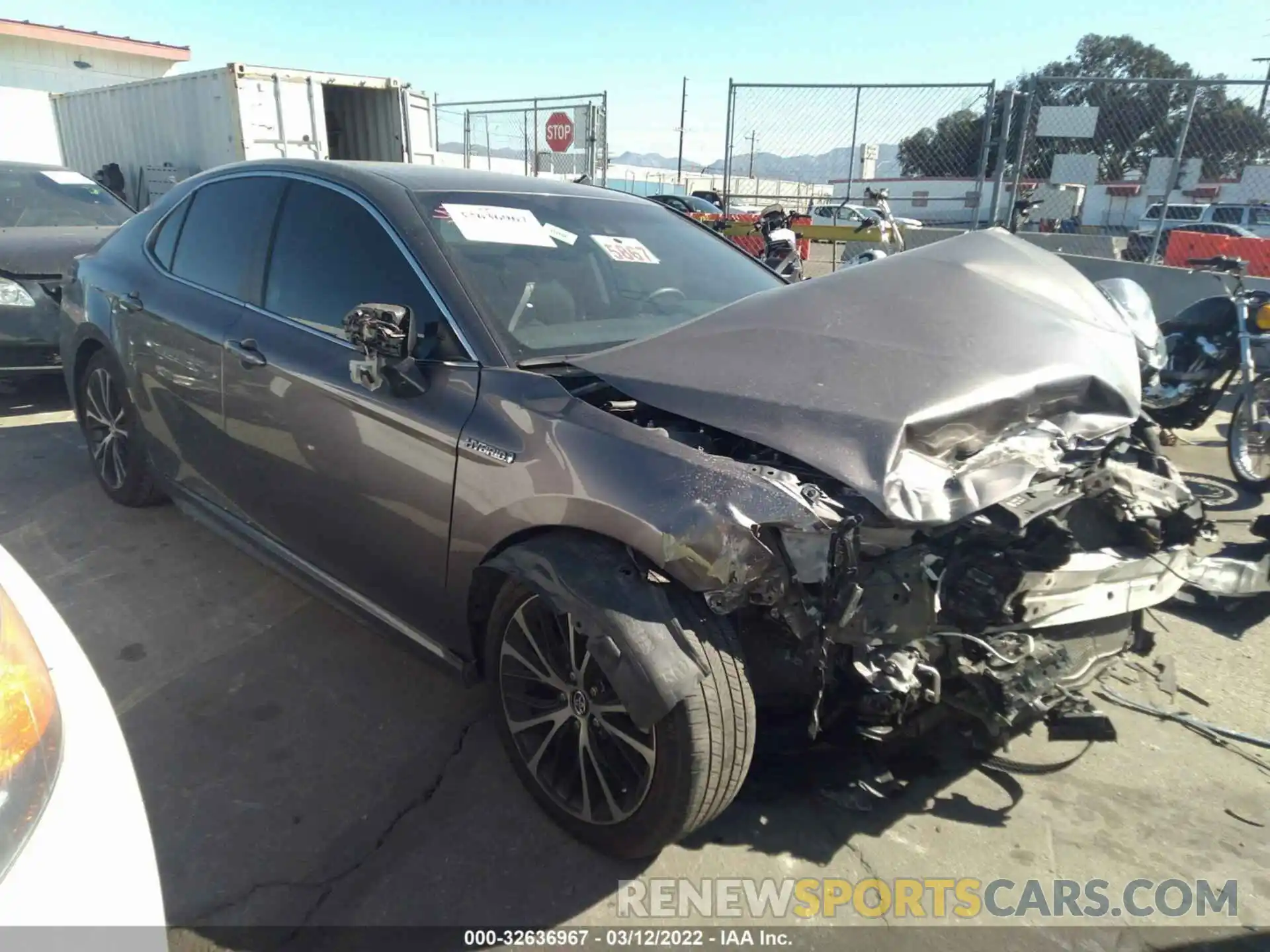 1 Photograph of a damaged car 4T1B21HK9KU521823 TOYOTA CAMRY 2019