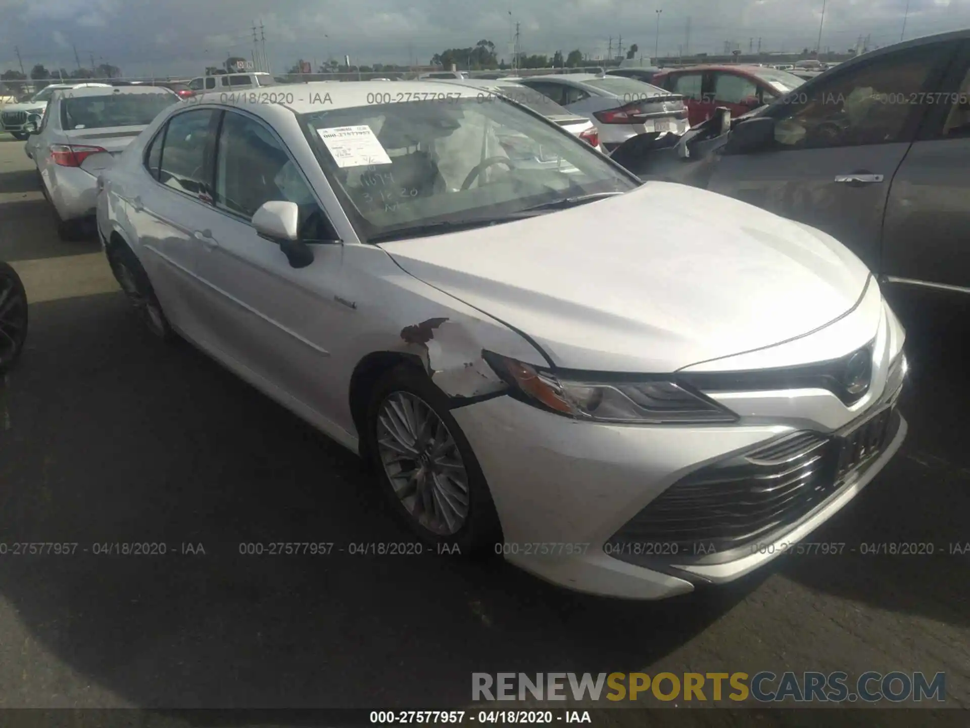 1 Photograph of a damaged car 4T1B21HKXKU511074 TOYOTA CAMRY 2019